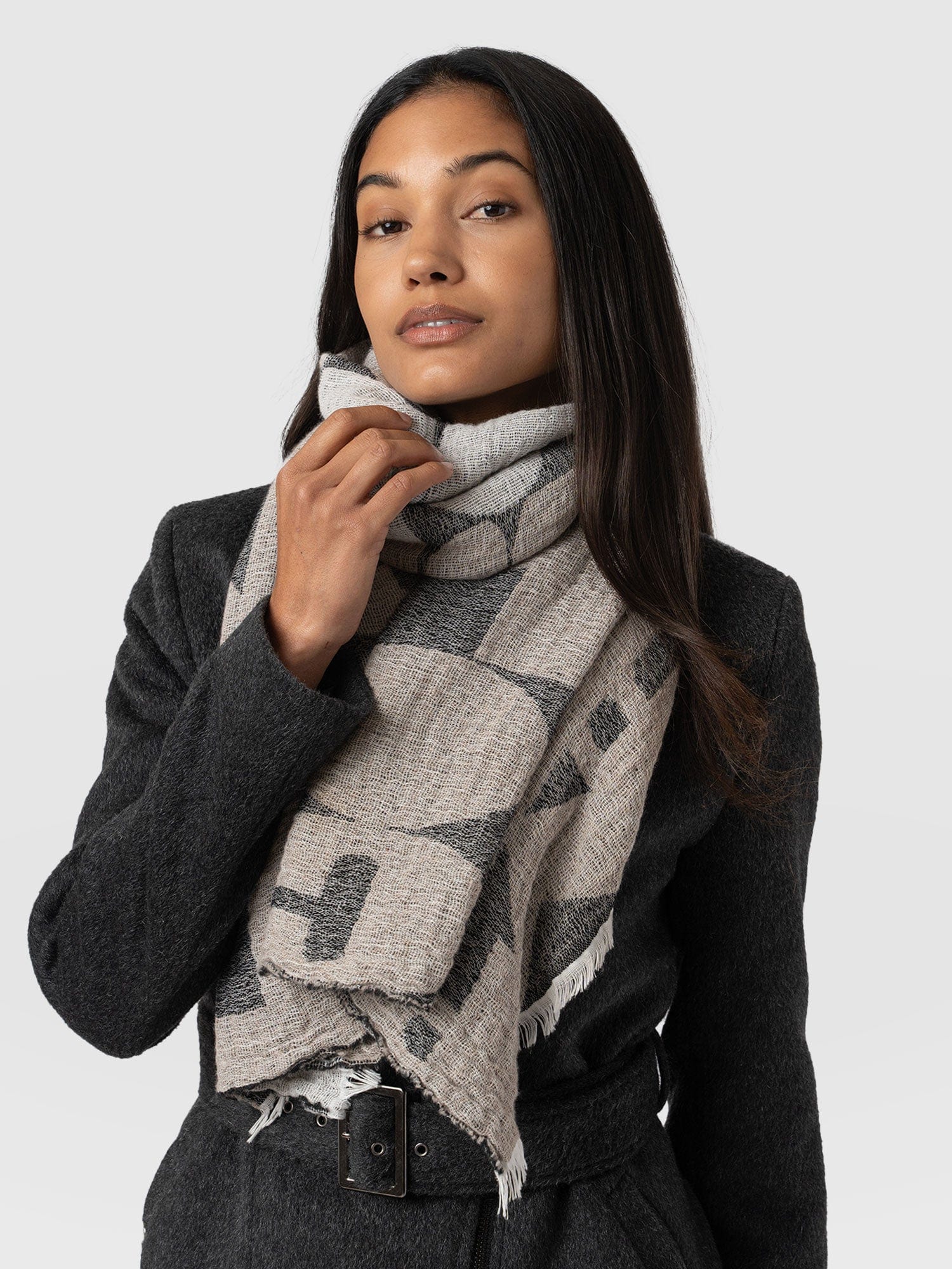 1-abstract-rock-scarf-black-cream-1.jpg