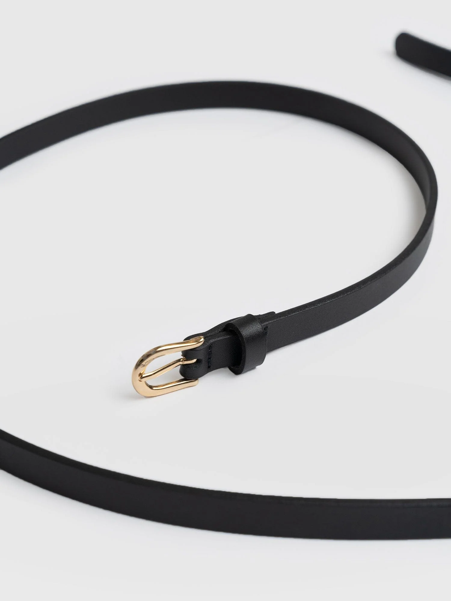 1005-axel-double-skinny-belt-black-1.webp