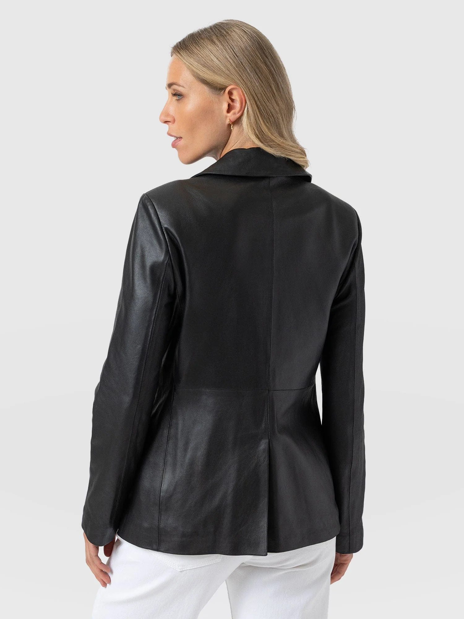 1008-axel-single-breasted-blazer-black-leather-1.webp