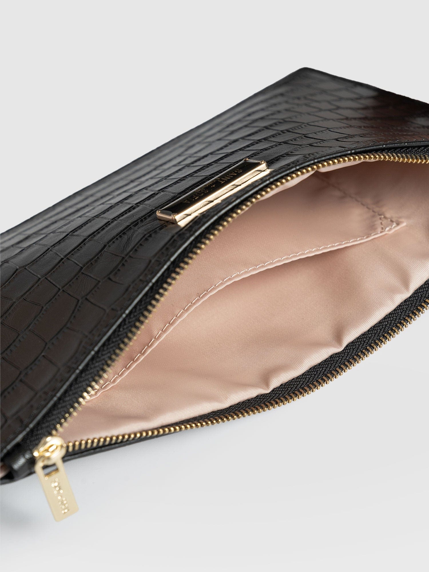 1054-beauty-pouch-black-croc-1.webp