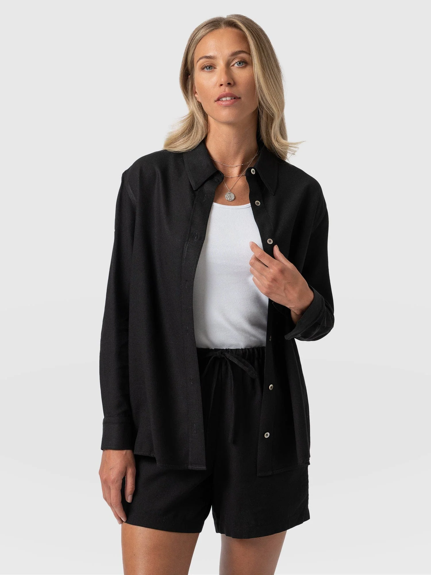 1298-boyfriend-shirt-black-linen-1.webp