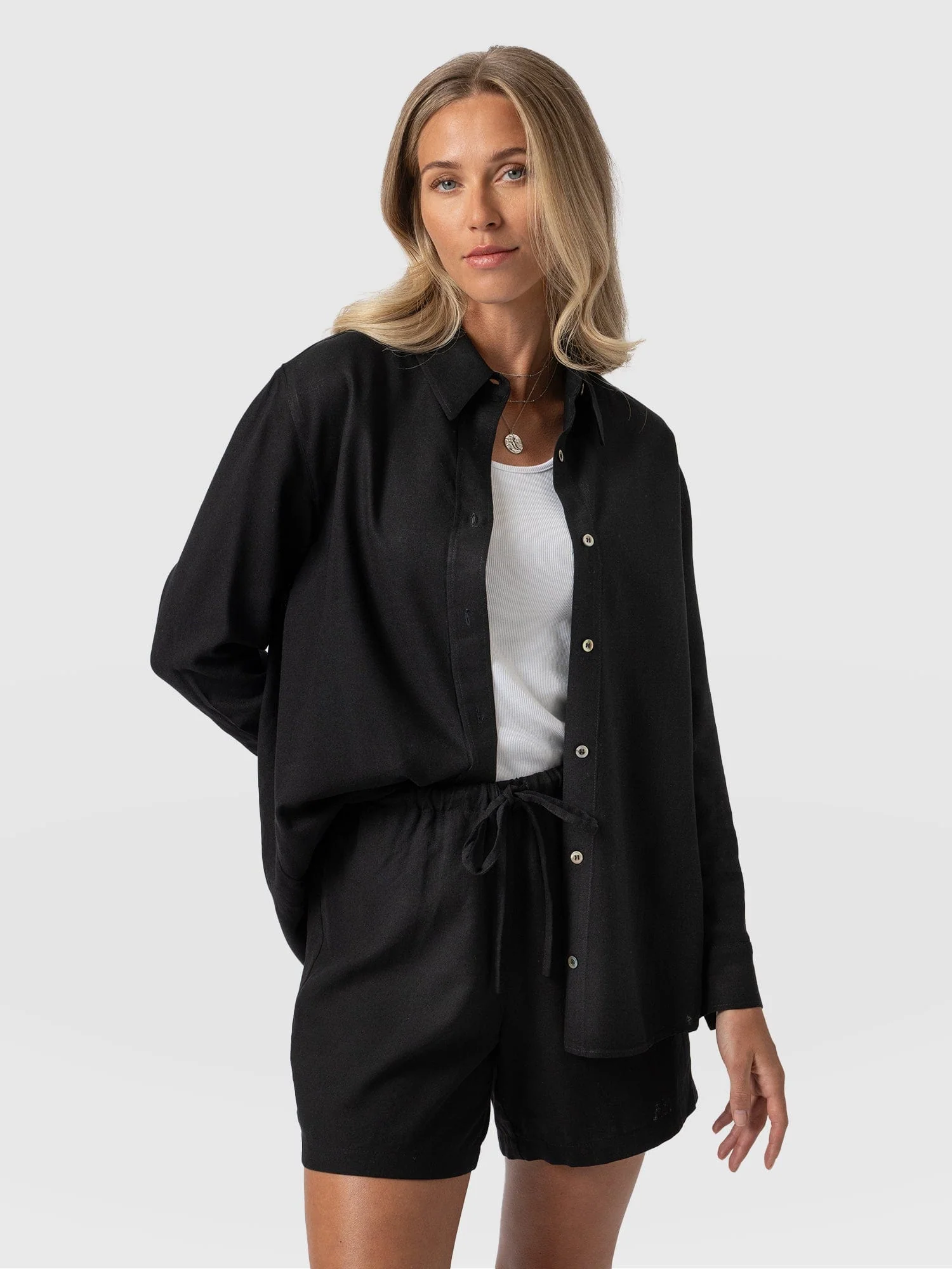 1298-boyfriend-shirt-black-linen-1.webp