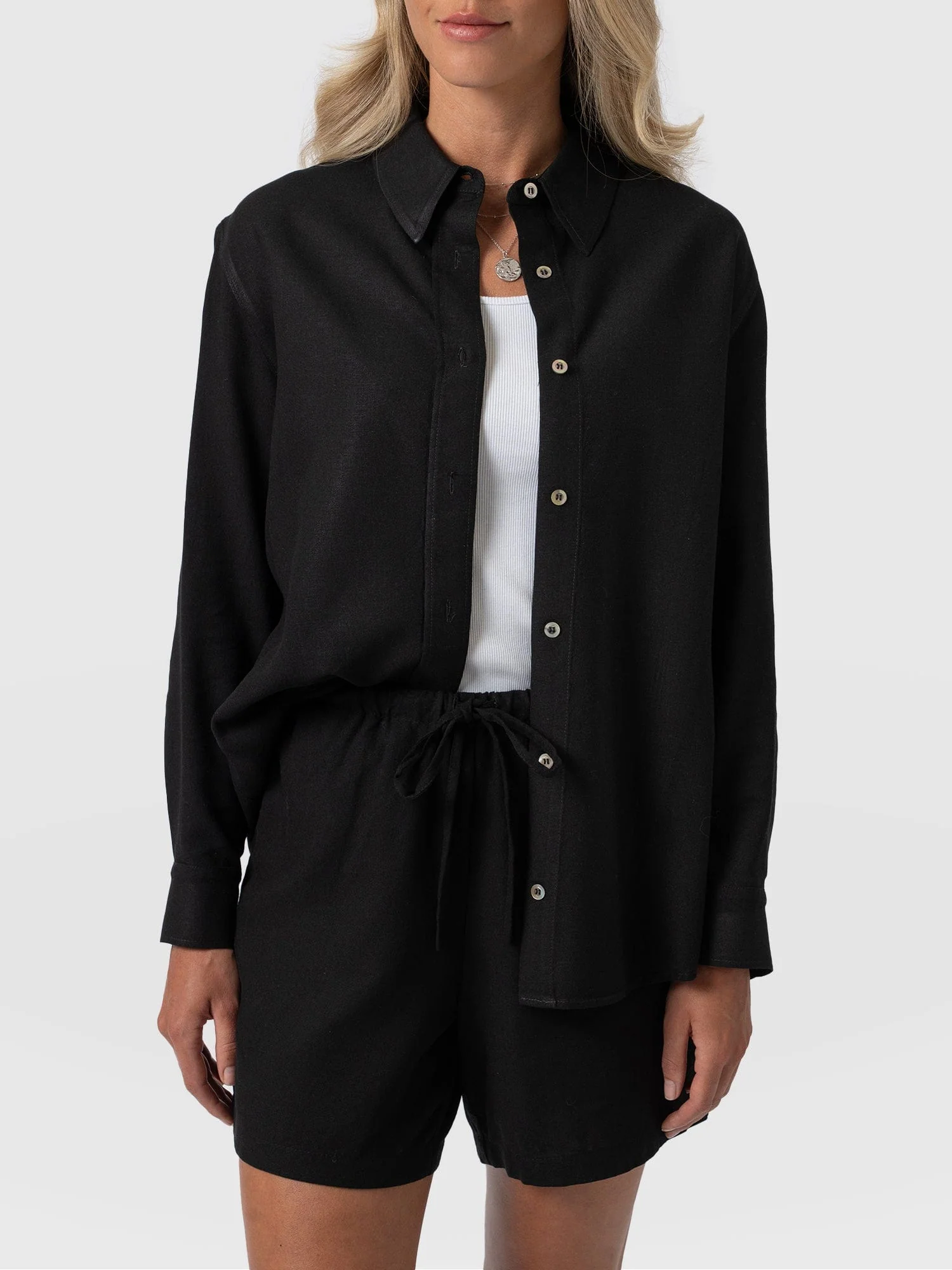 1298-boyfriend-shirt-black-linen-1.webp