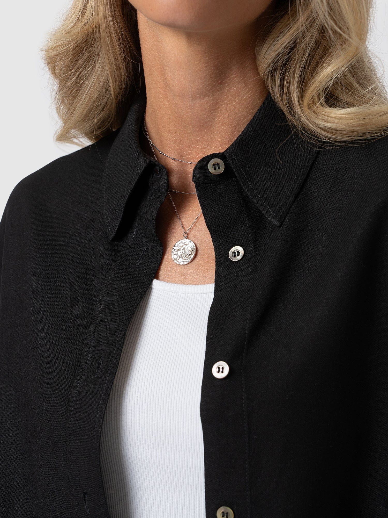 1298-boyfriend-shirt-black-linen-1.webp