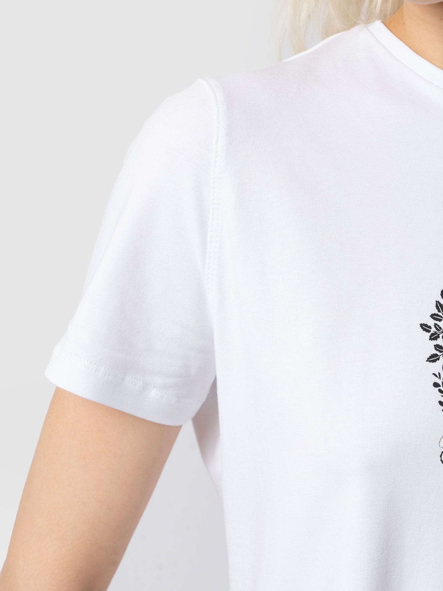 1328-boyfriend-tee-white-skull-1.webp