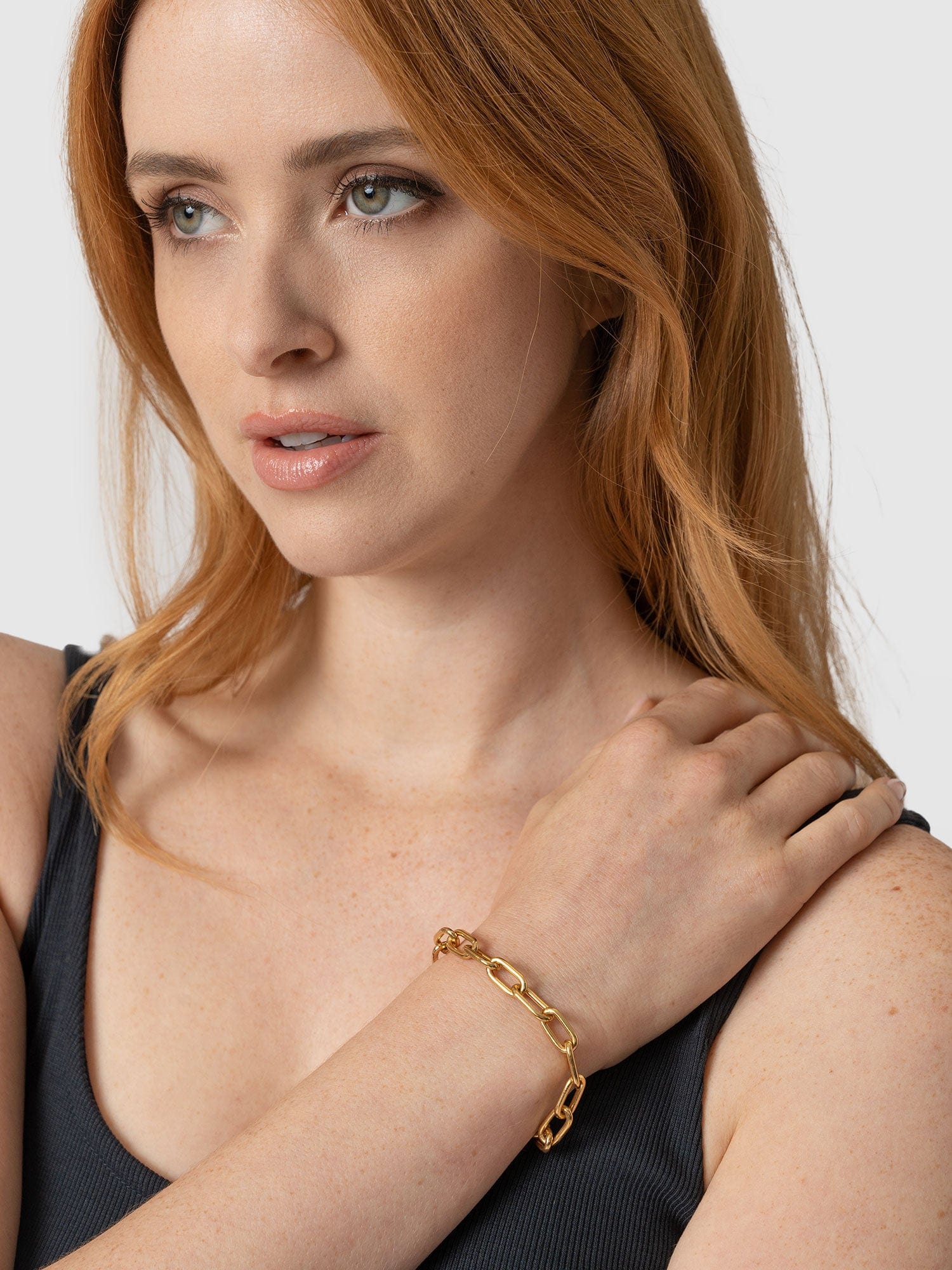 1398-cable-chain-bracelet-gold-1.webp