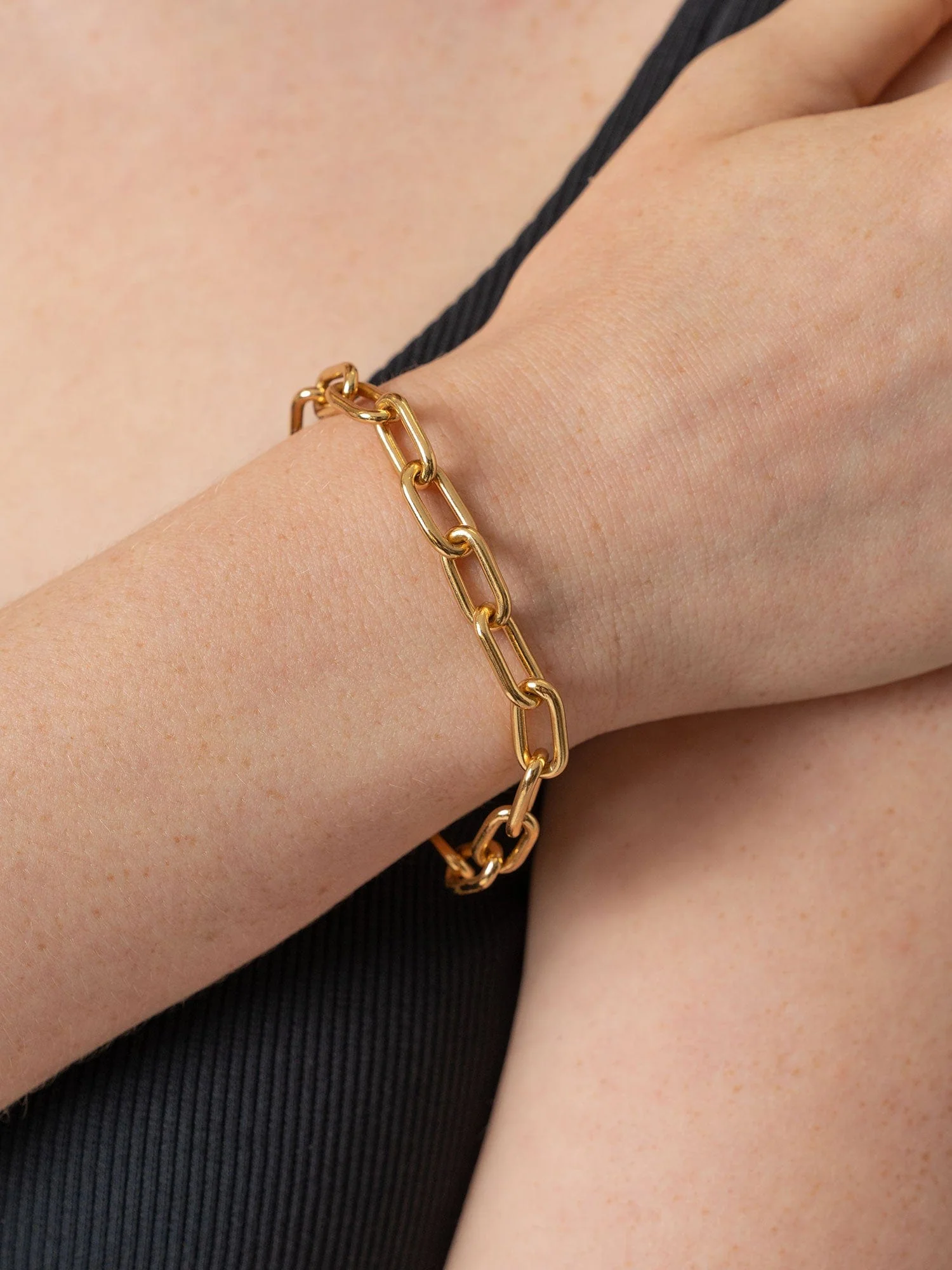 1398-cable-chain-bracelet-gold-1.webp