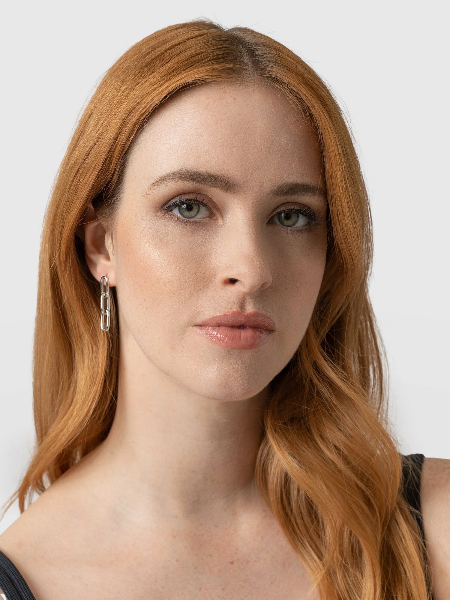 1400-cable-chain-drop-earrings-silver-1.webp