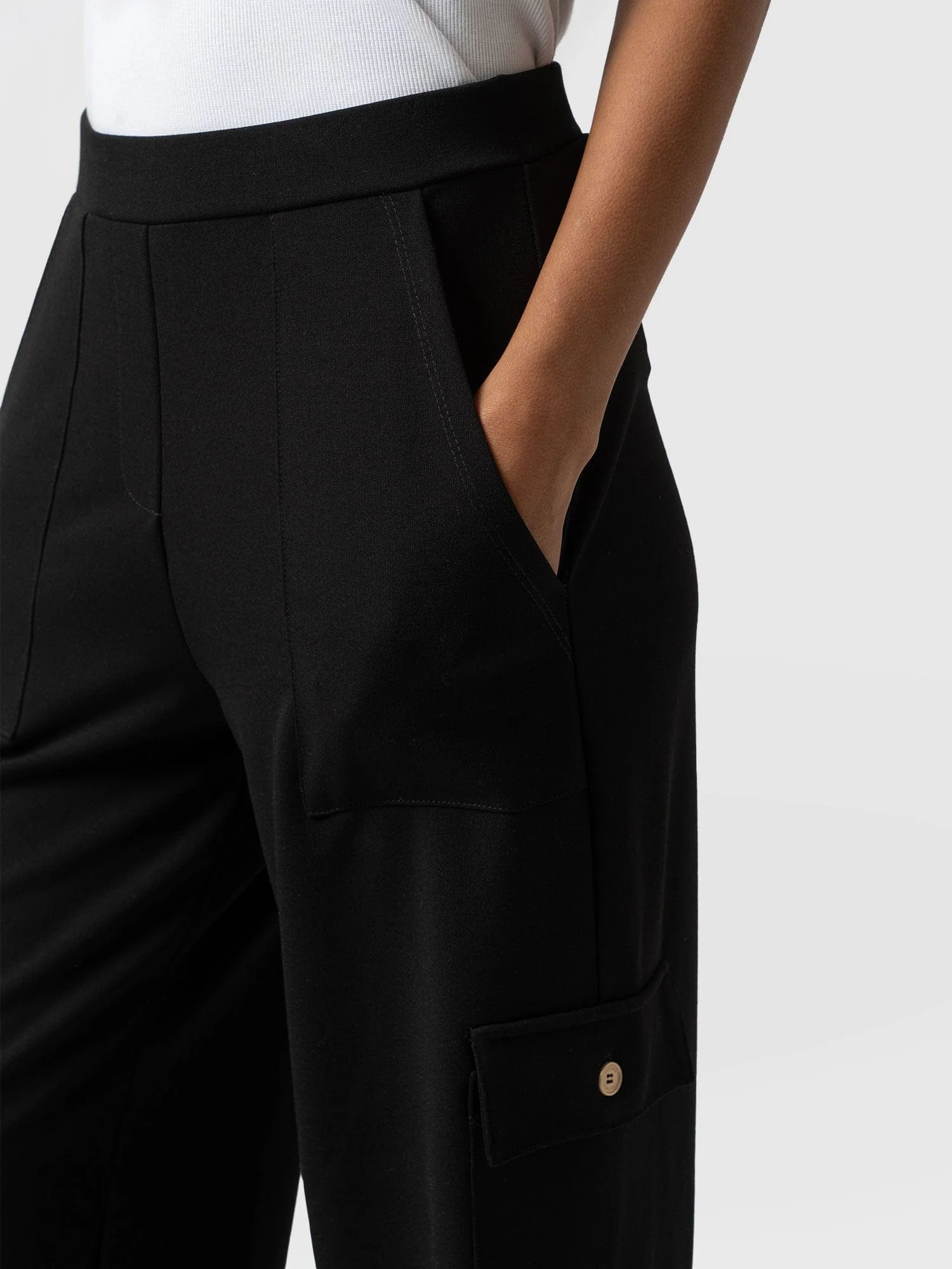 1670-cargo-chelsea-wide-leg-pant-black-1.webp