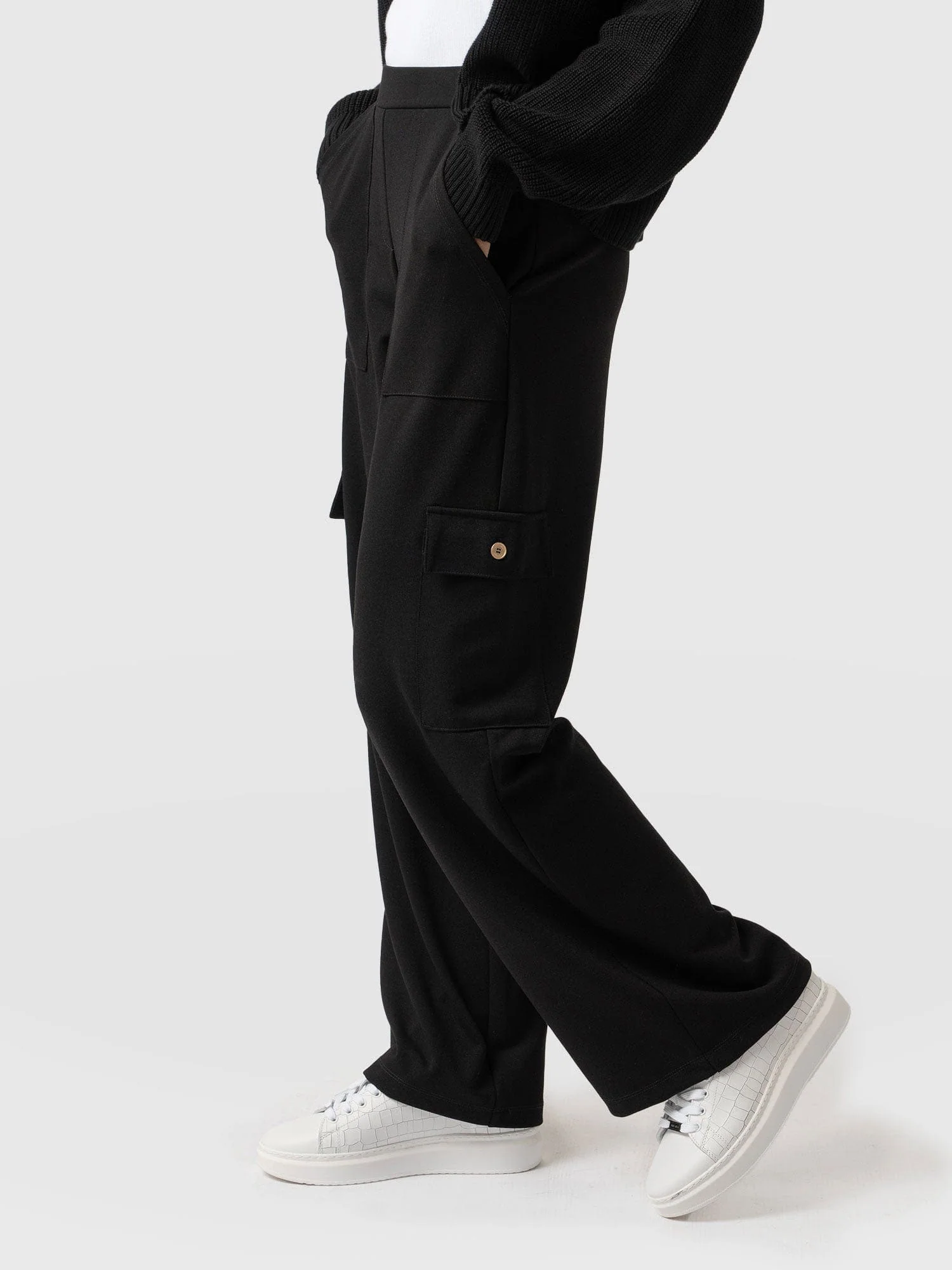 1670-cargo-chelsea-wide-leg-pant-black-1.webp