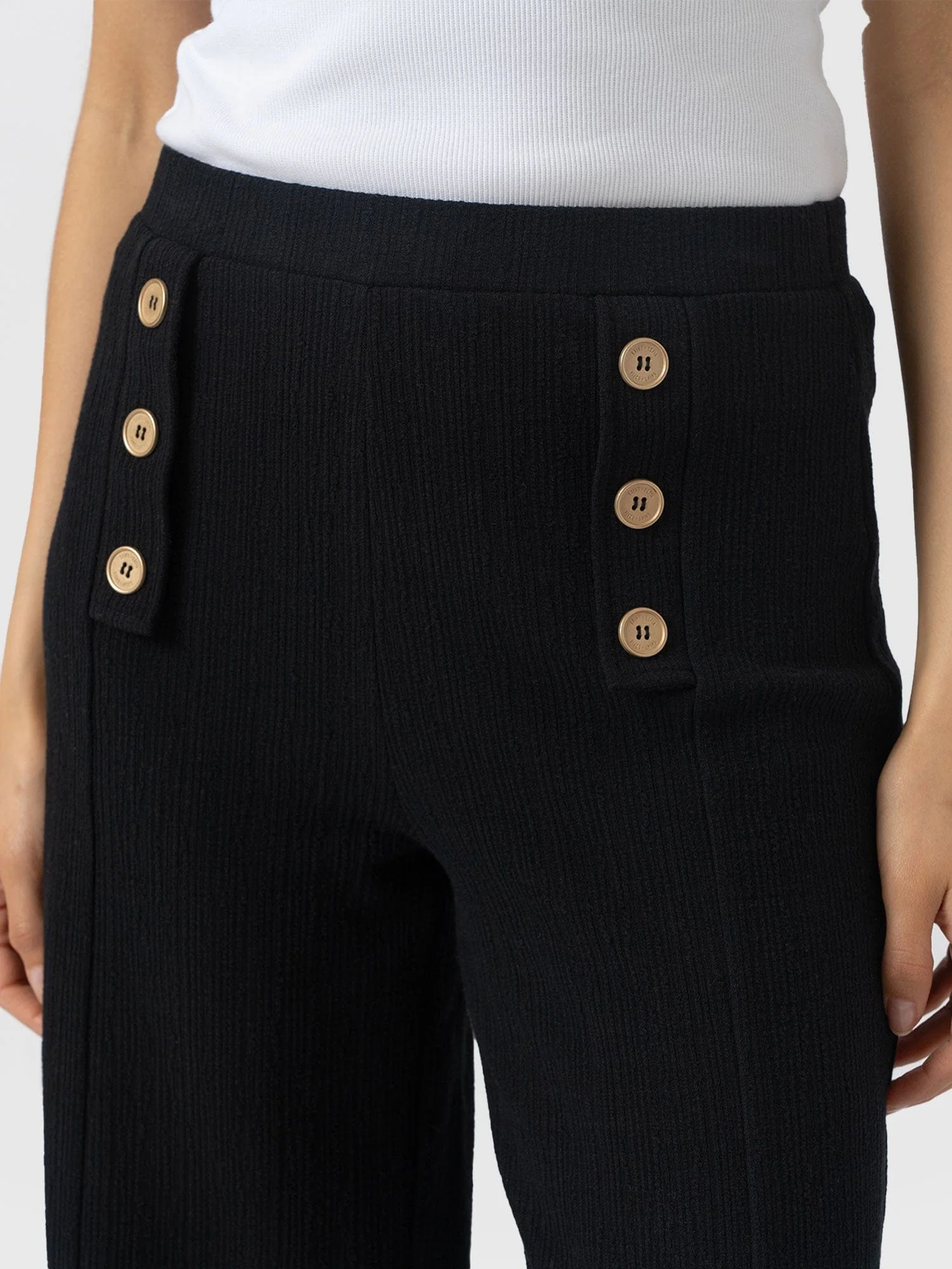 1892-chelsea-pant-black-textured-1.webp