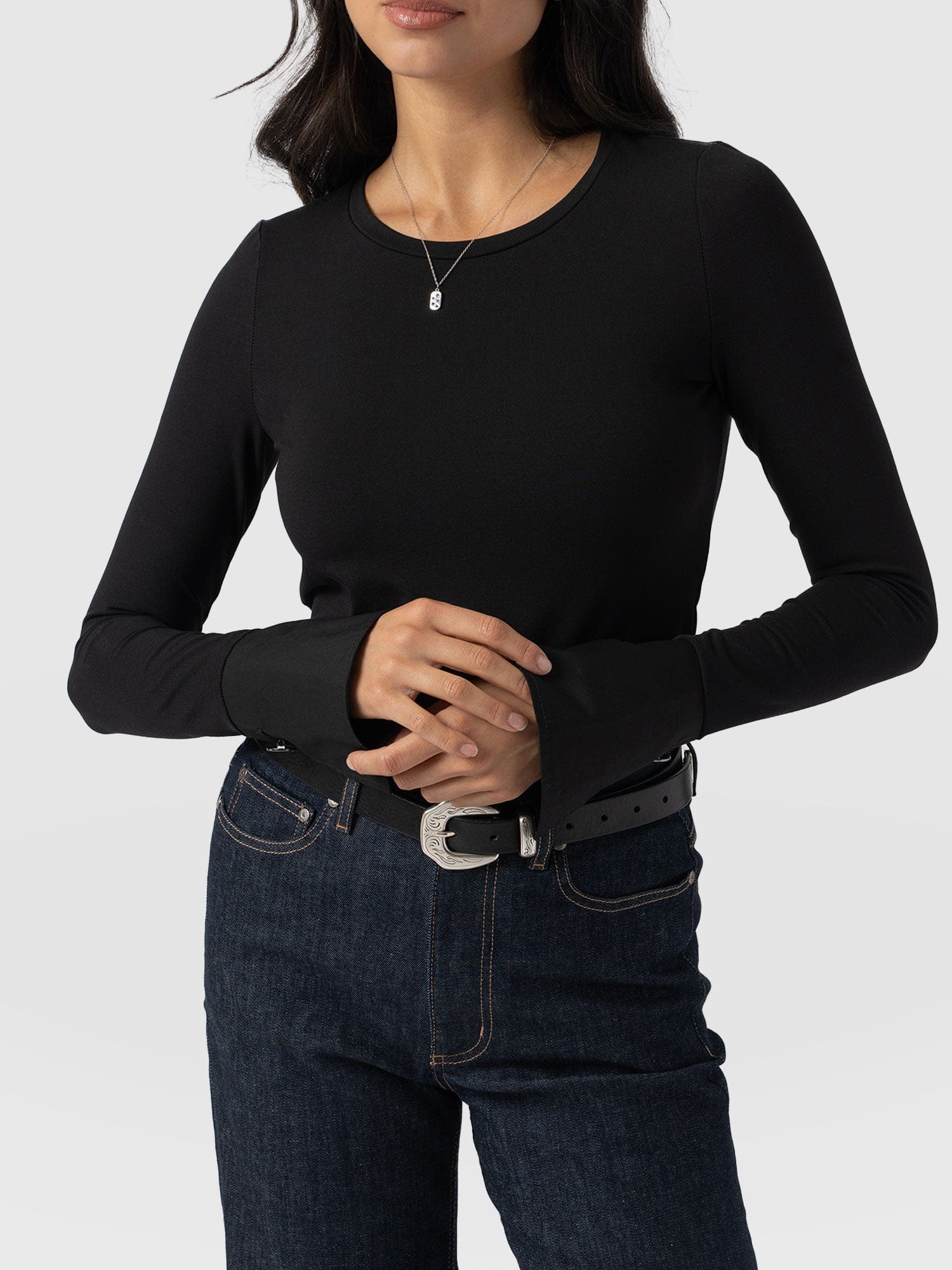 1980-connie-cuff-tee-black-1.webp
