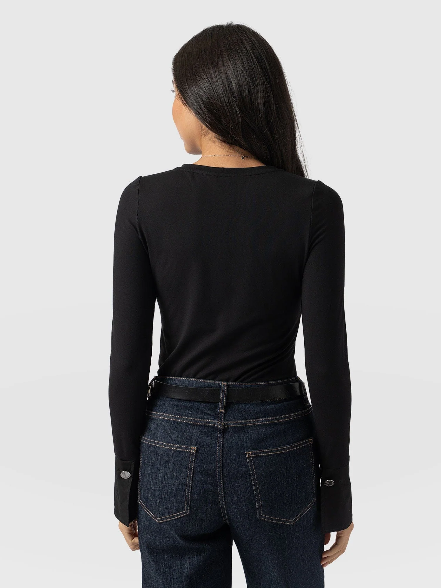1980-connie-cuff-tee-black-1.webp