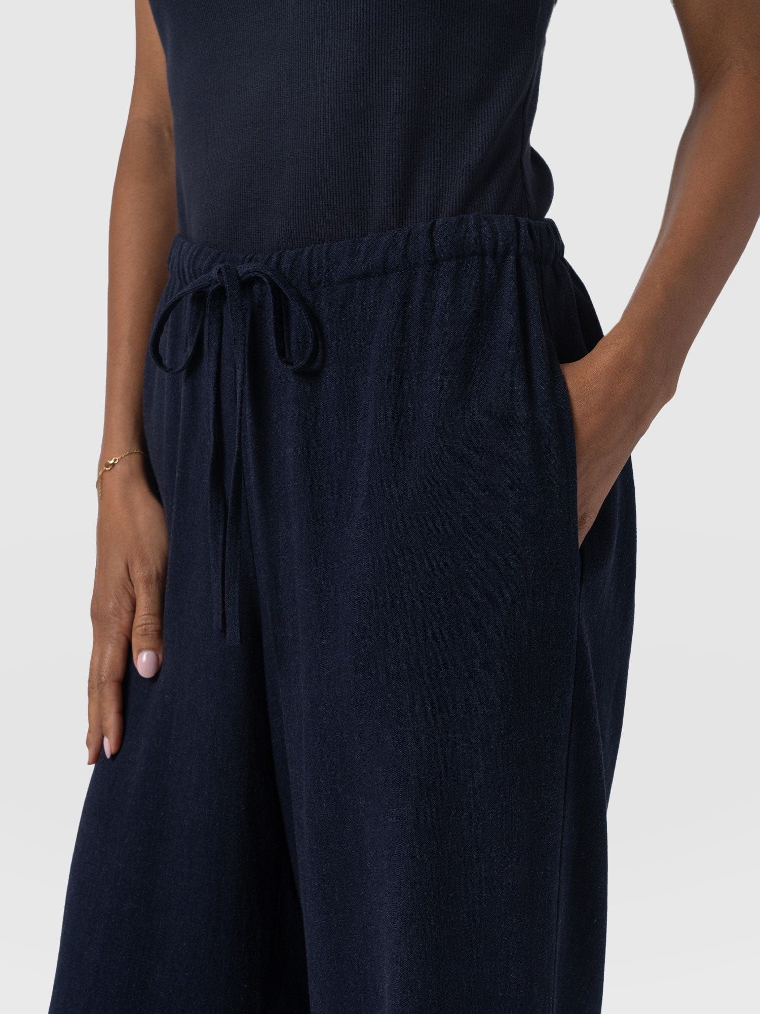 2021-corinne-linen-pant-navy-1.webp
