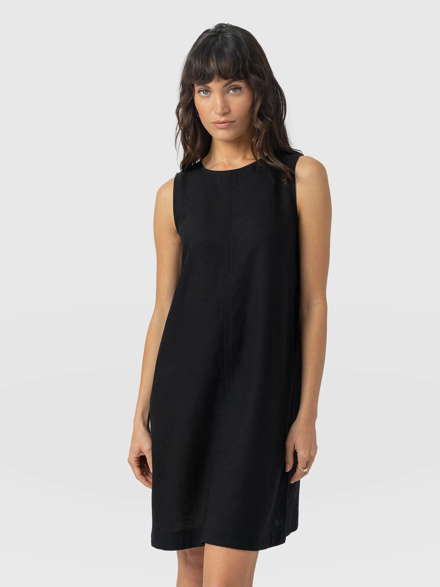 2078-corinne-linen-shift-dress-black-1.webp