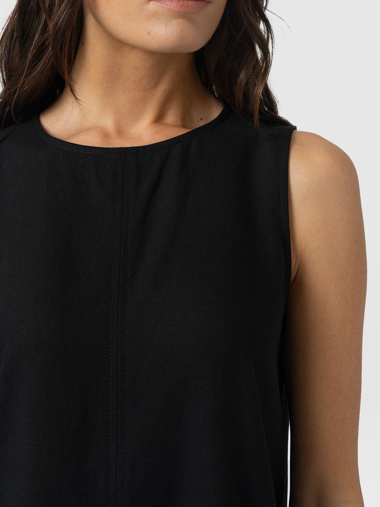 2078-corinne-linen-shift-dress-black-1.webp