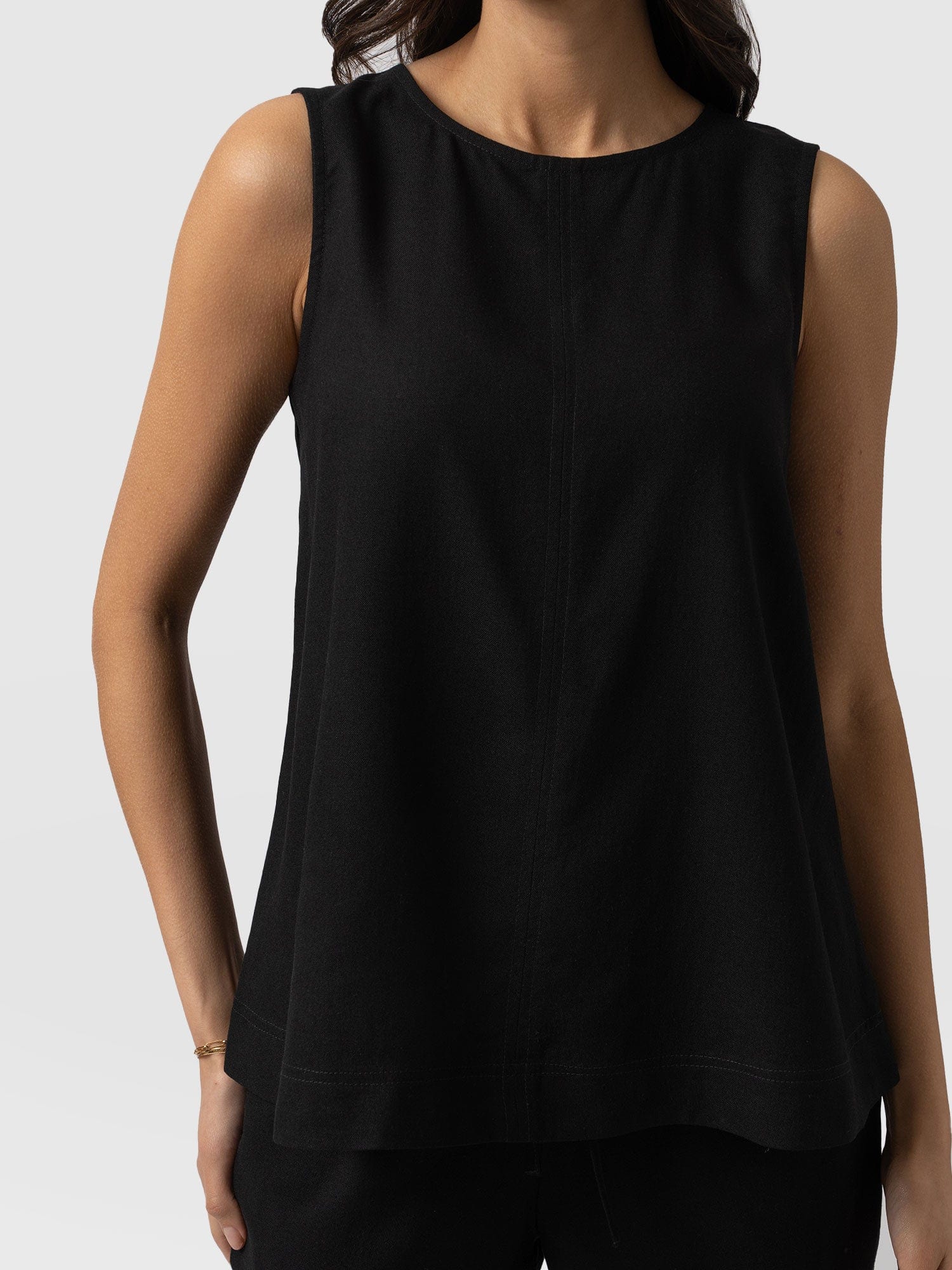 2112-corinne-linen-tunic-black-1.webp