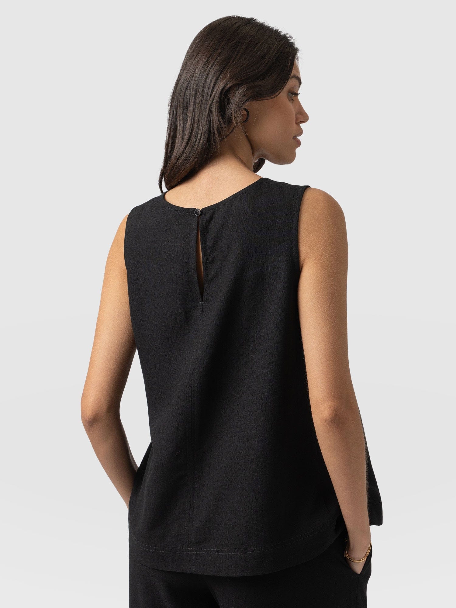 2112-corinne-linen-tunic-black-1.webp