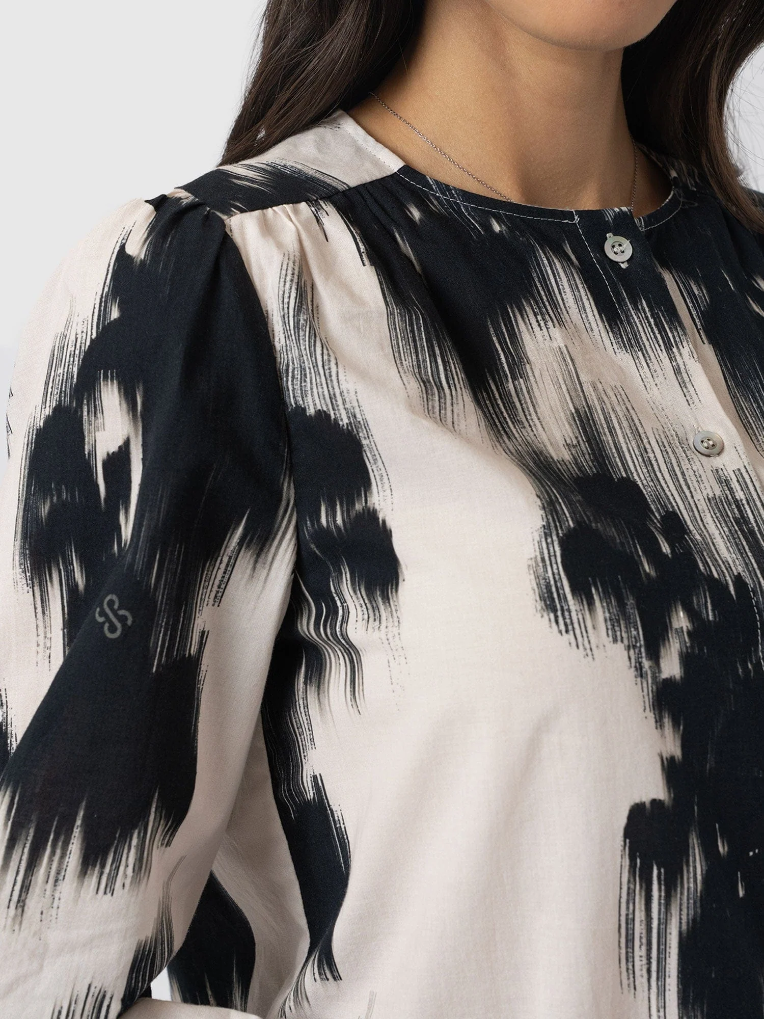 215-amelie-blouse-white-fade-floral-1.jpg