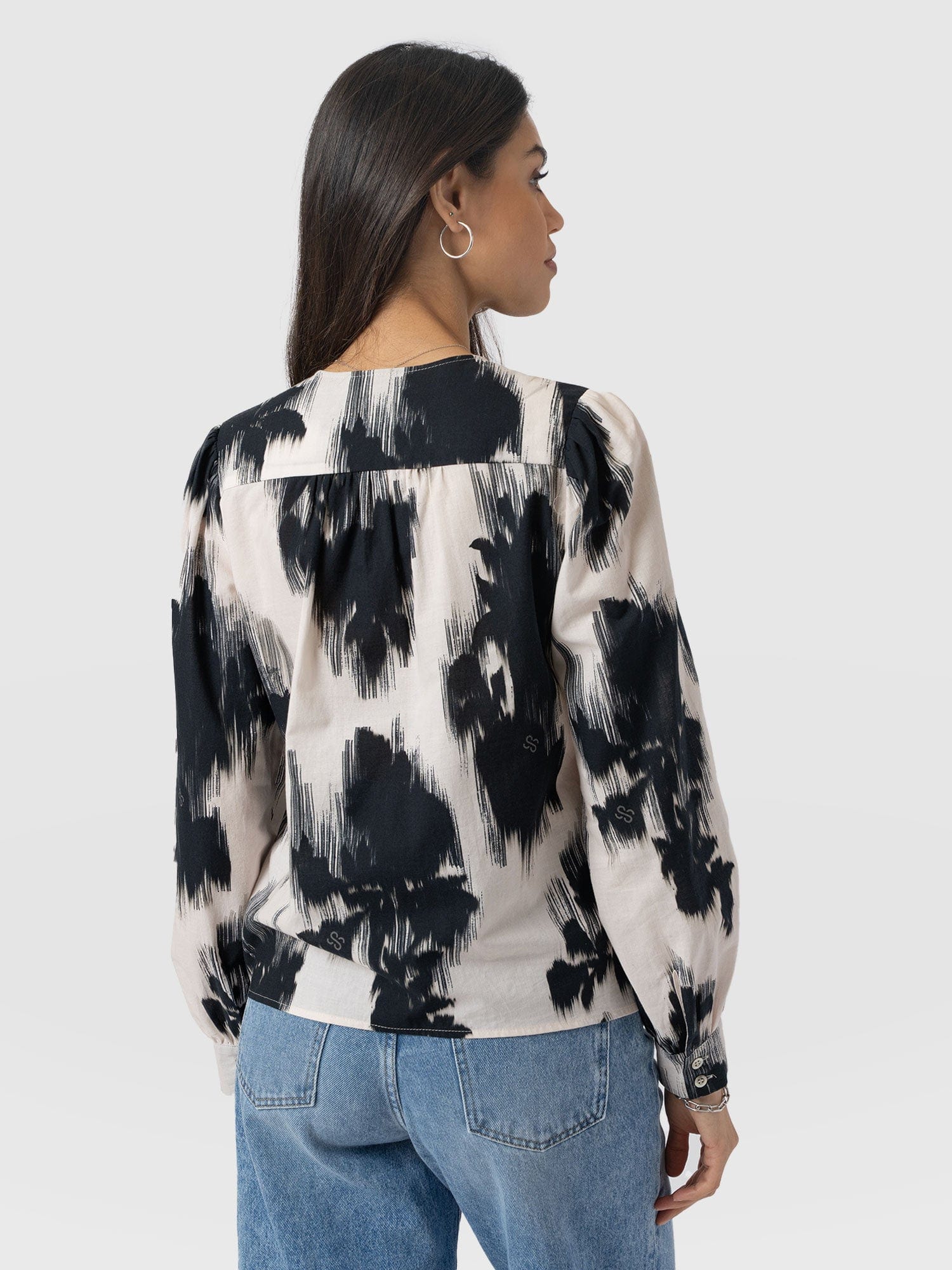 215-amelie-blouse-white-fade-floral-1.jpg