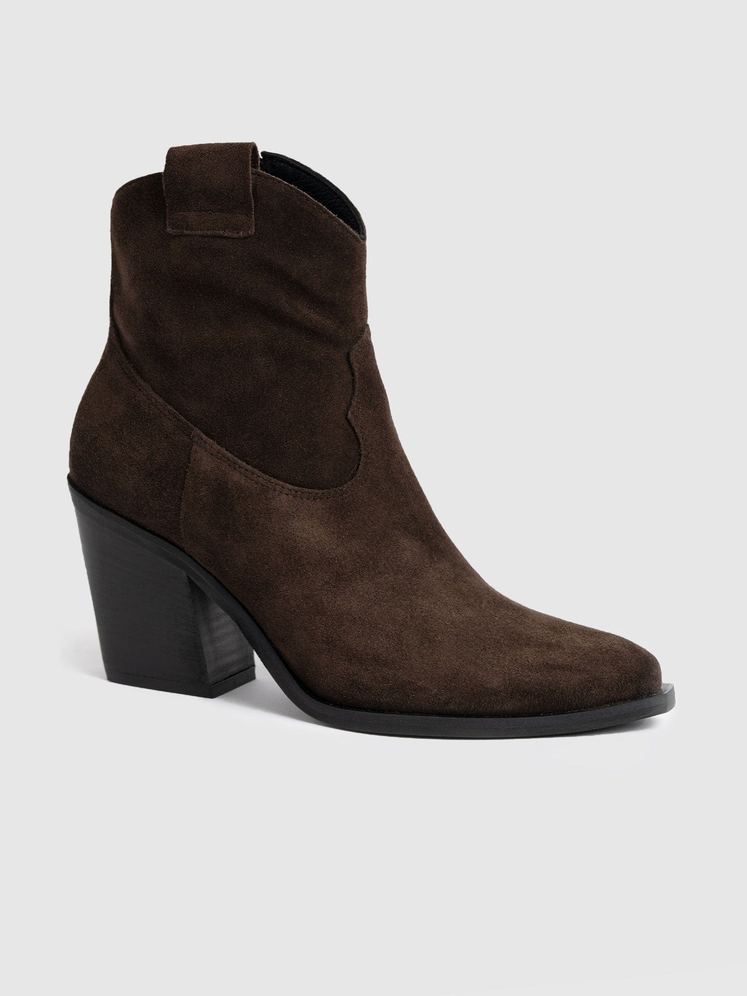 2442-dallas-mid-boot-chocolate-1.webp