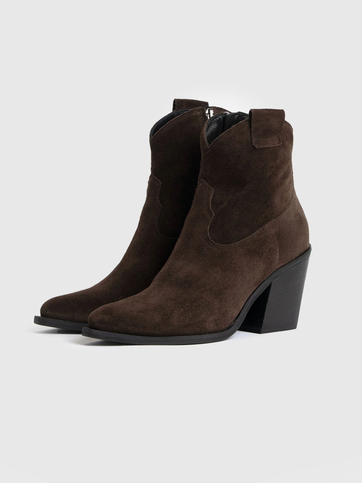 2442-dallas-mid-boot-chocolate-1.webp