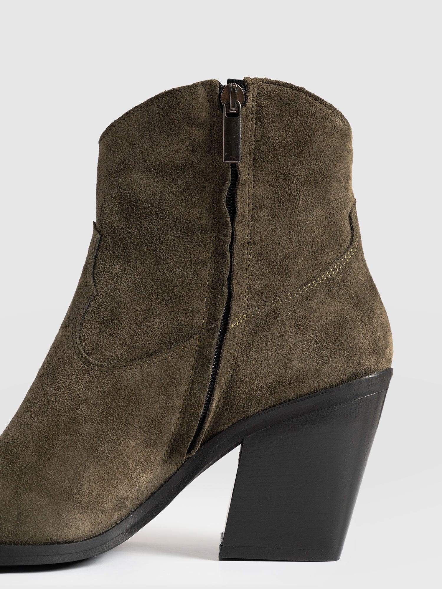 2450-dallas-mid-boot-khaki-1.webp