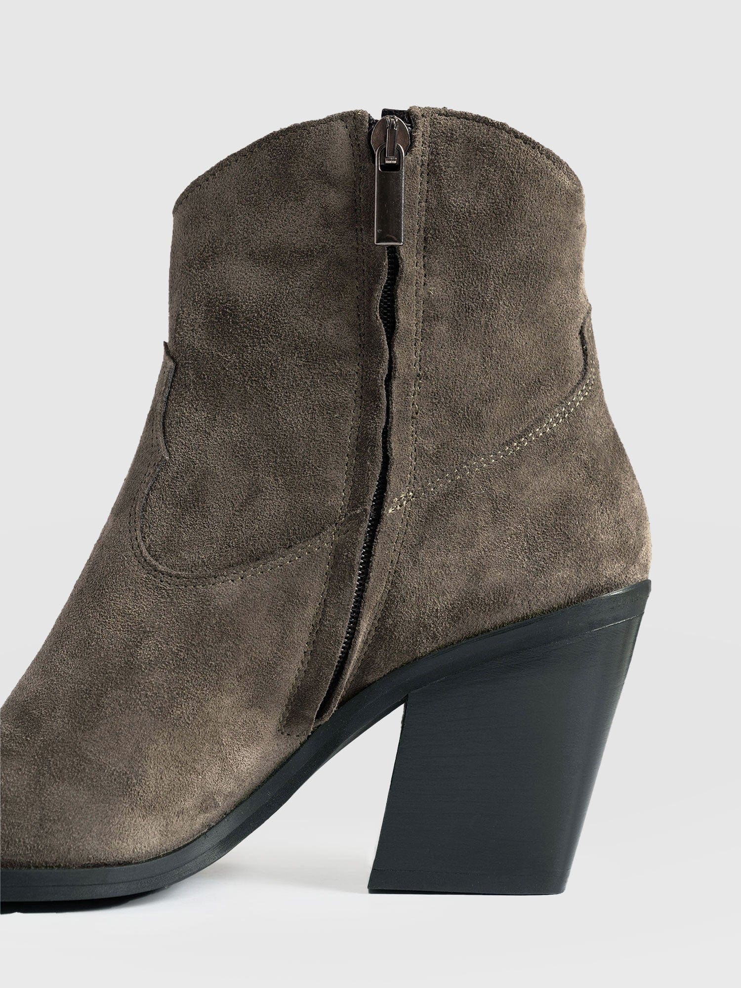2466-dallas-mid-boot-taupe-1.webp