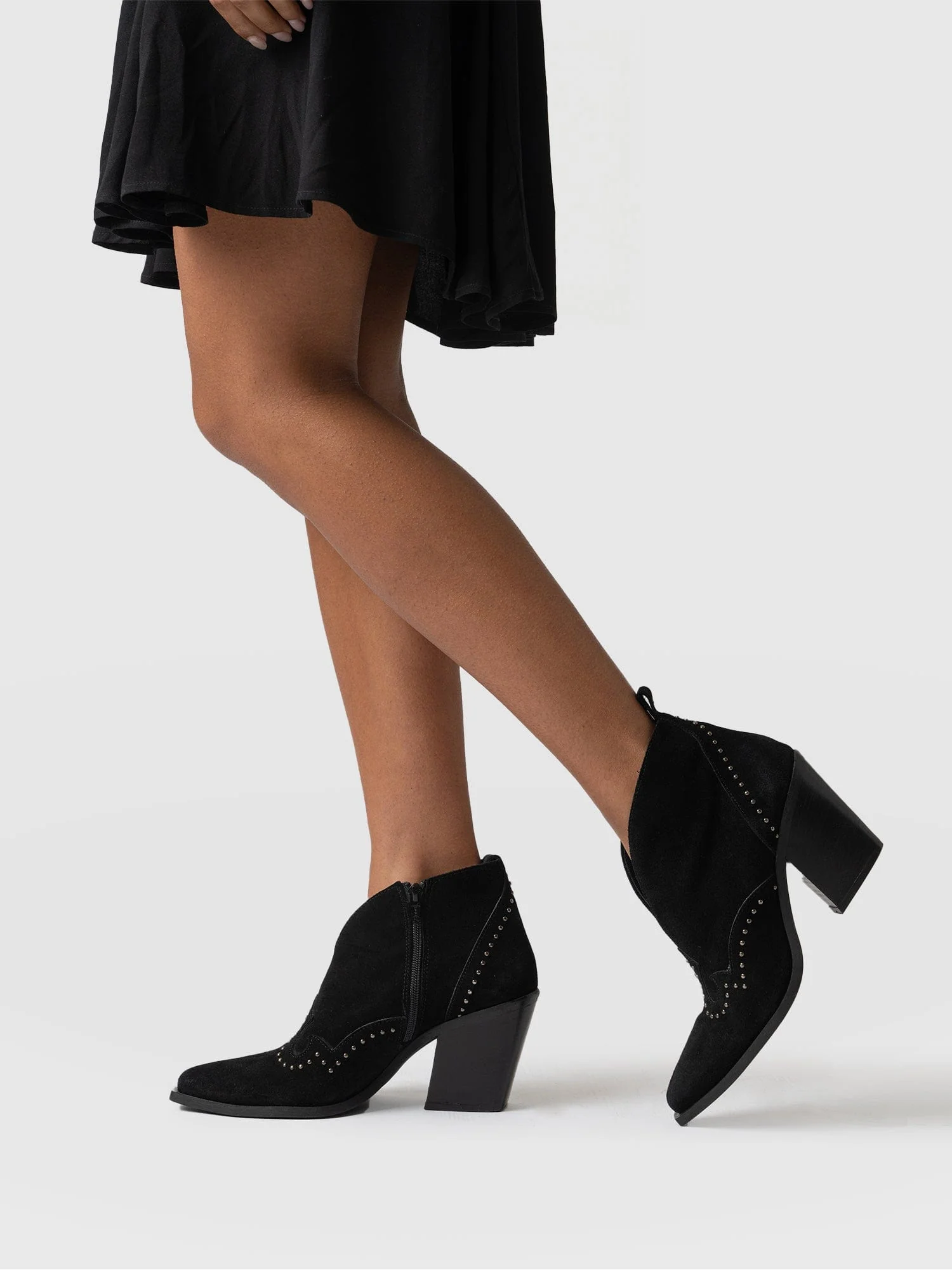 2474-dallas-studded-ankle-boot-black-1.webp