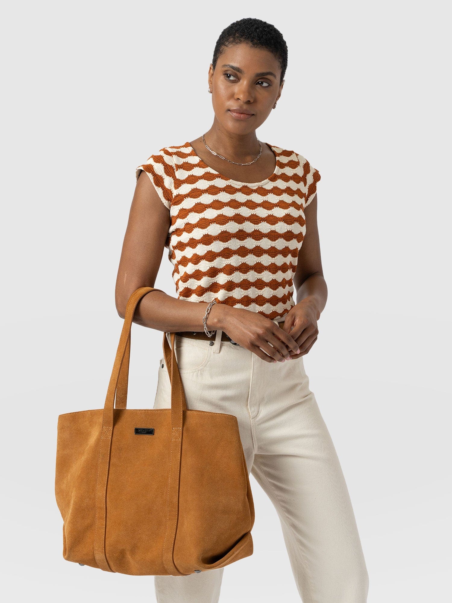 2722-elise-scoop-neck-tee-brown-cream-1.jpg