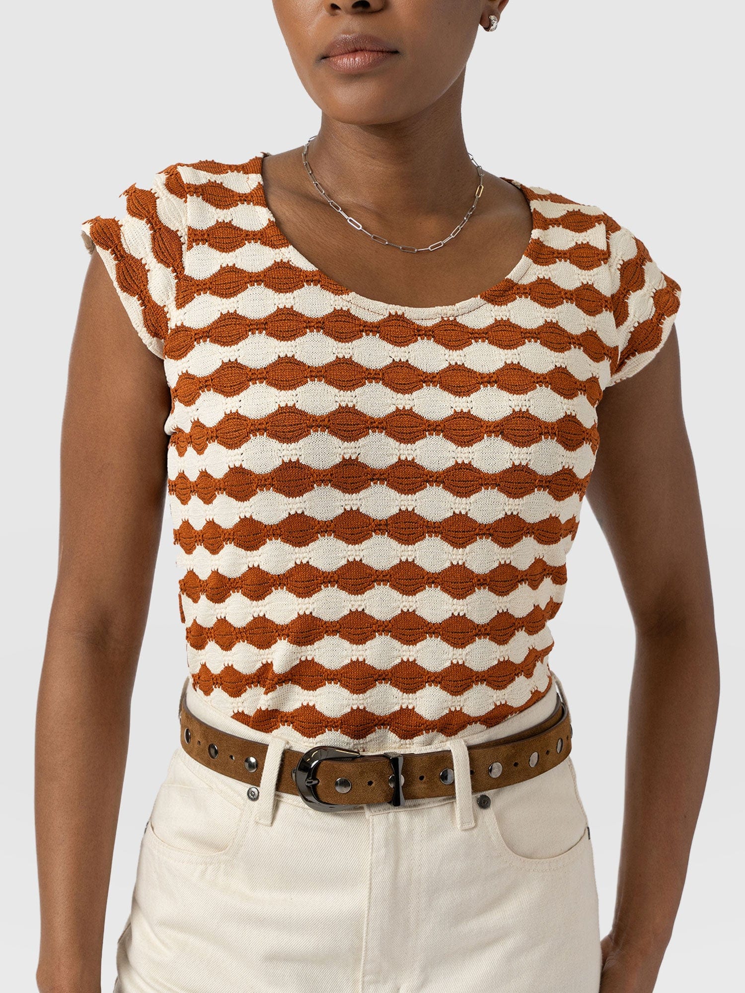 2722-elise-scoop-neck-tee-brown-cream-1.jpg