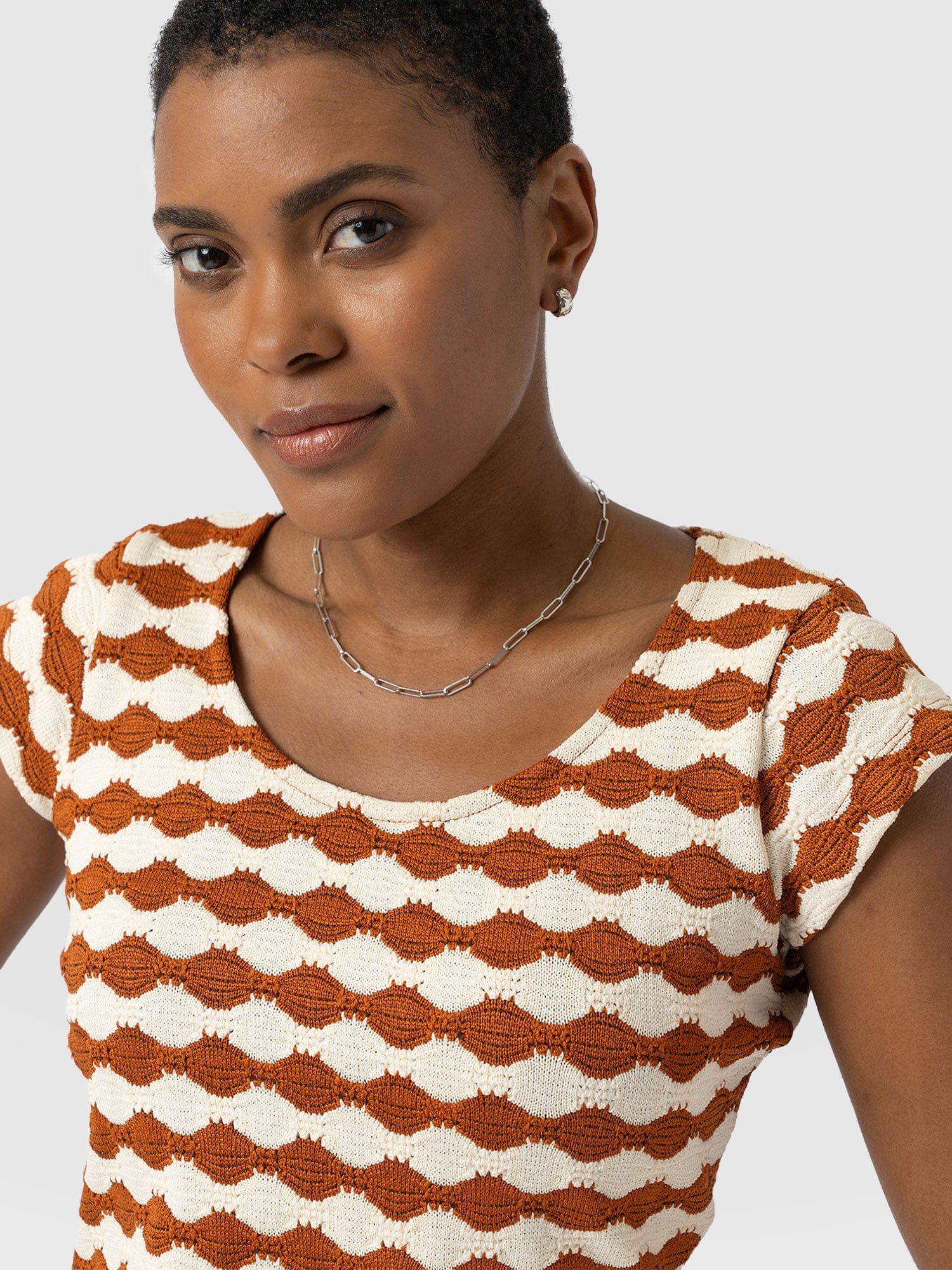 2722-elise-scoop-neck-tee-brown-cream-1.jpg