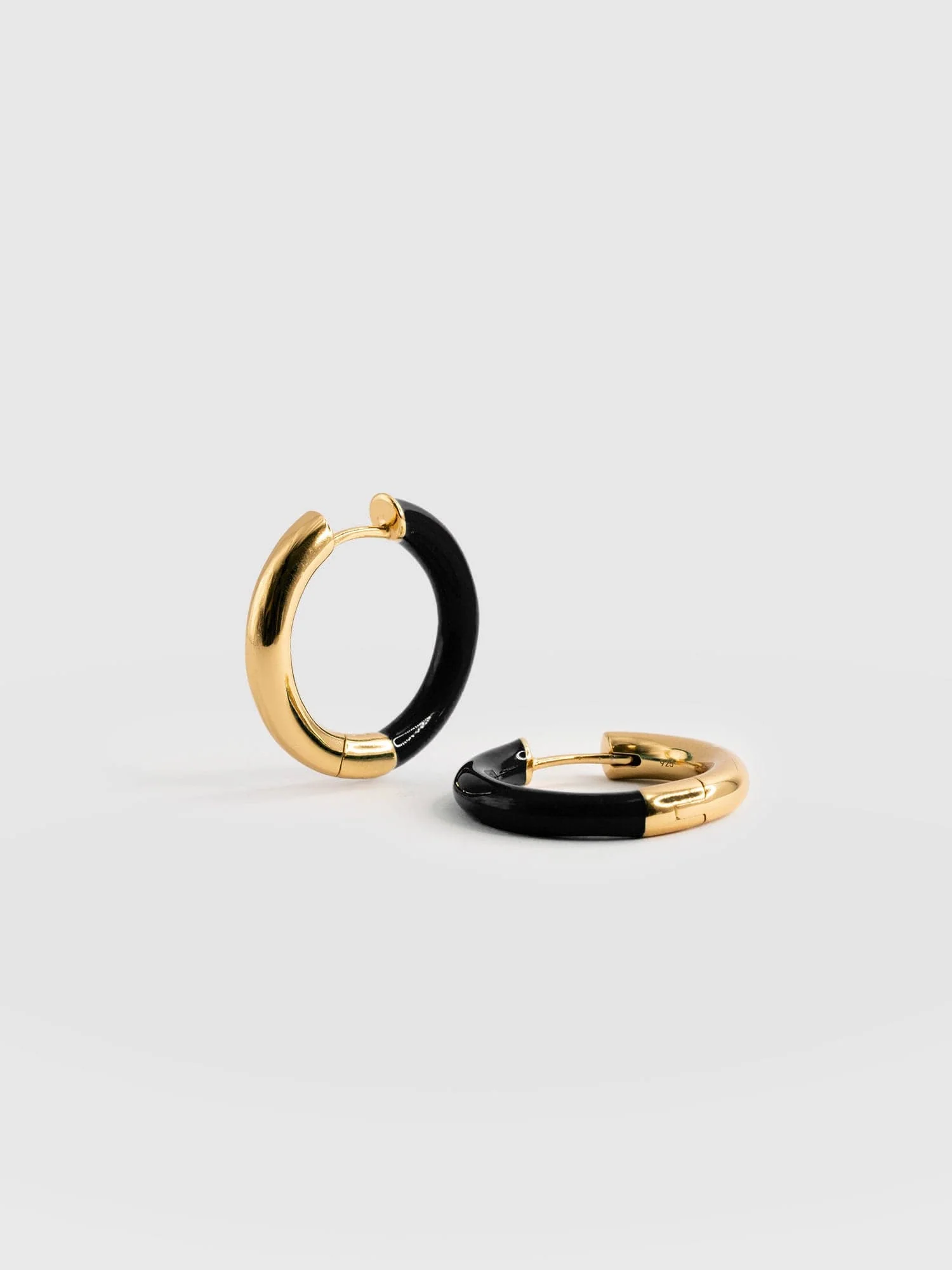 2831-enamel-hoop-earrings-gold-black-1.webp
