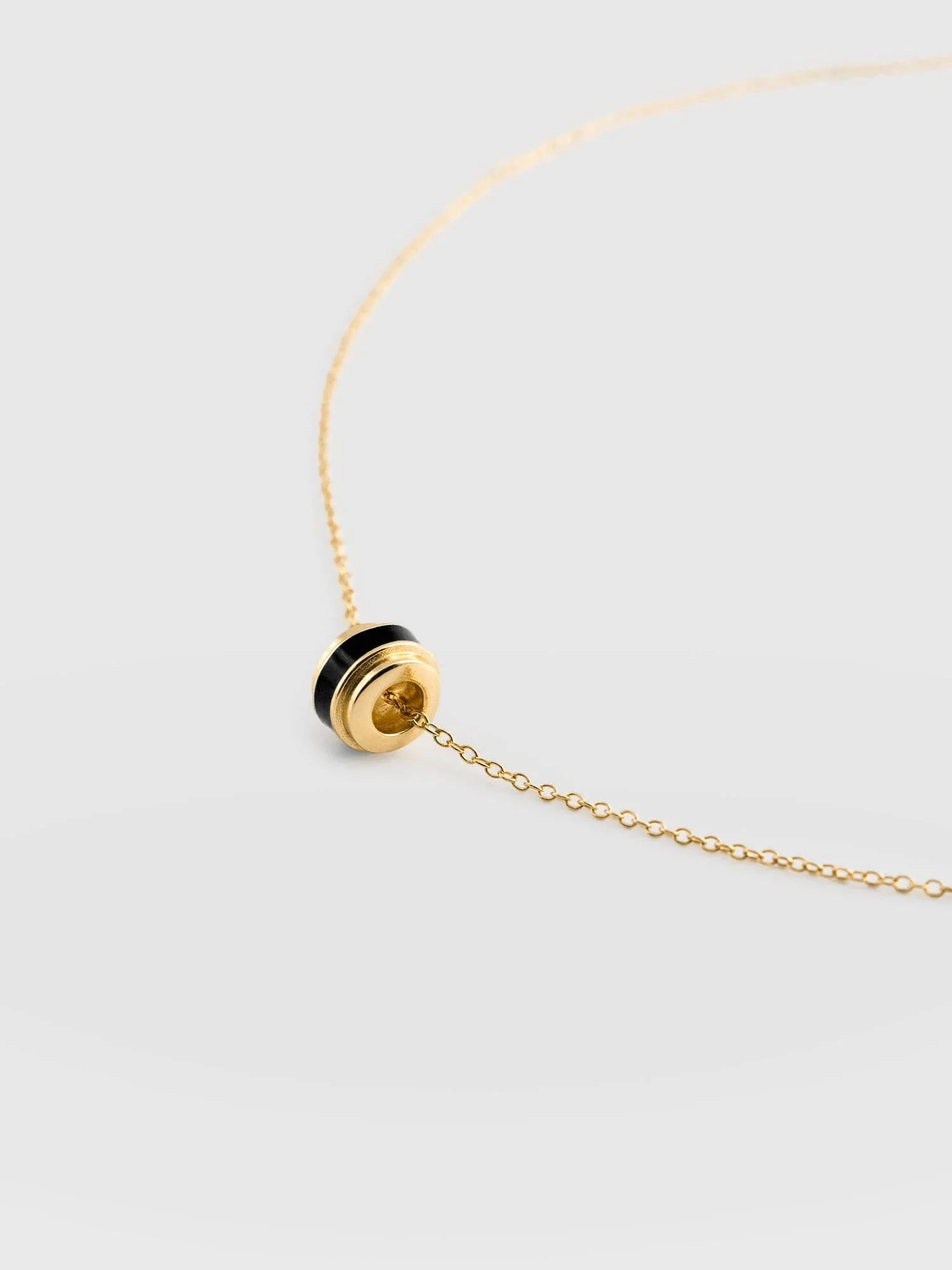 2833-enamel-stripe-charm-necklace-gold-black-1.webp