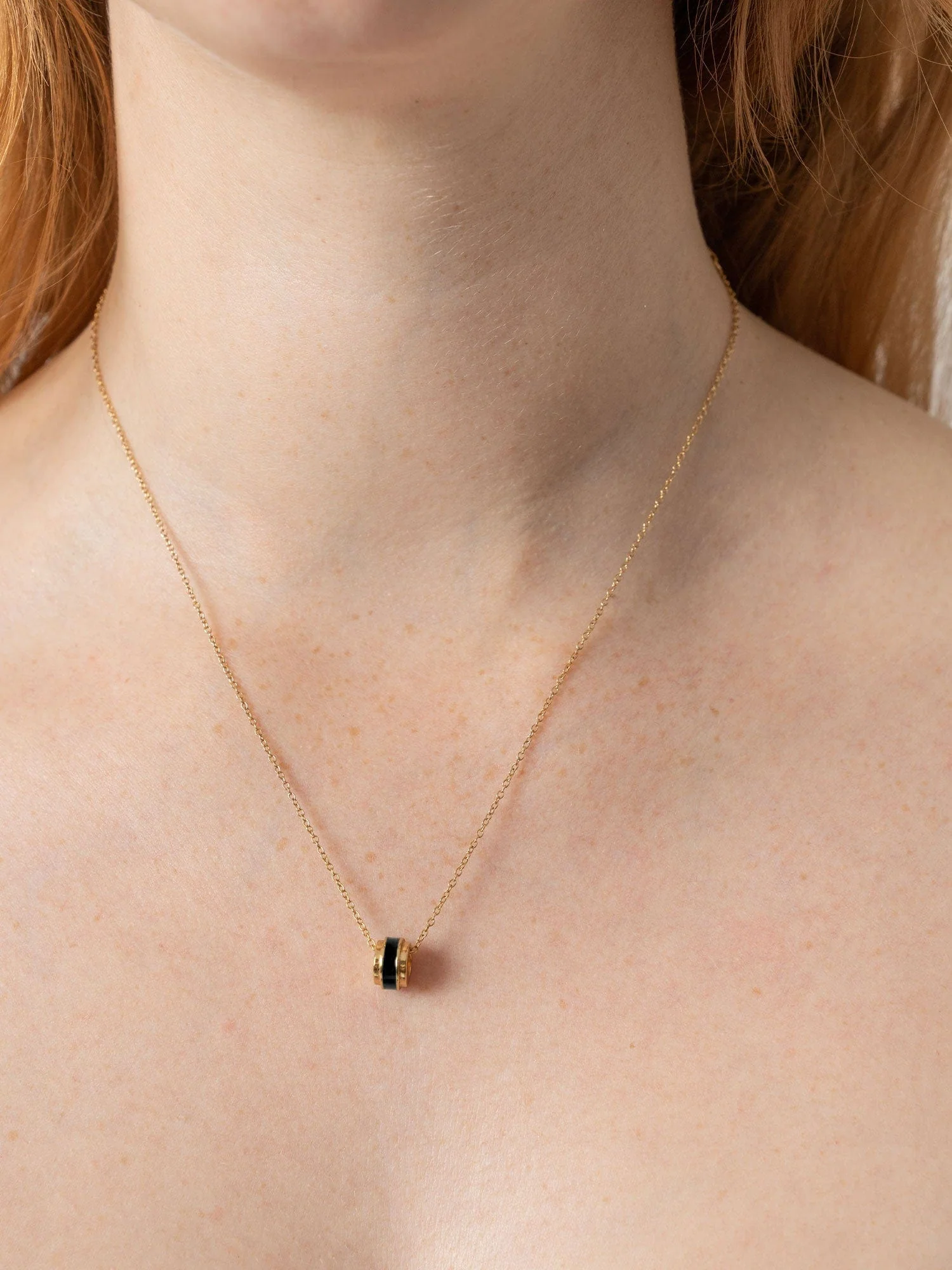 2833-enamel-stripe-charm-necklace-gold-black-1.webp