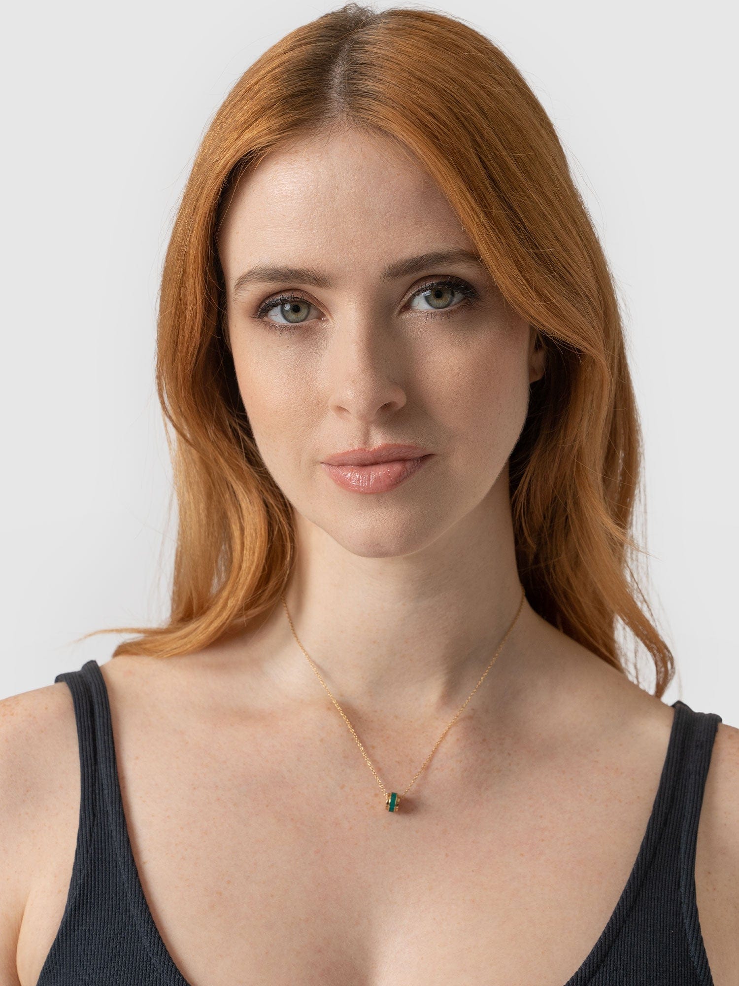 2834-enamel-stripe-charm-necklace-gold-green-1.webp