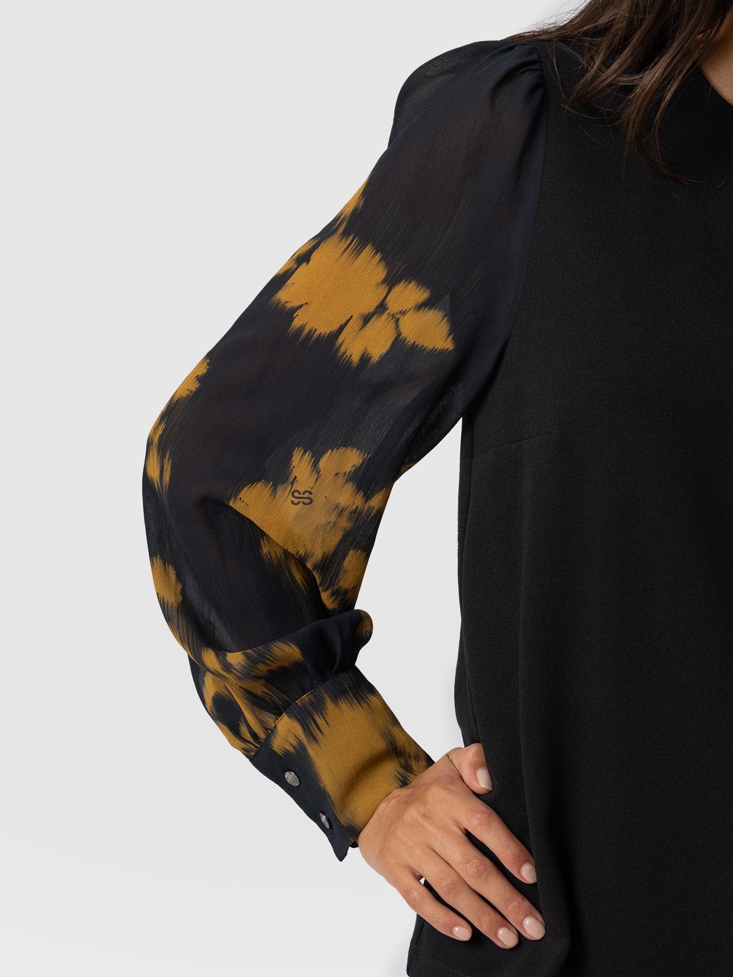 2947-esme-zip-up-top-yellow-fade-floral-1.webp