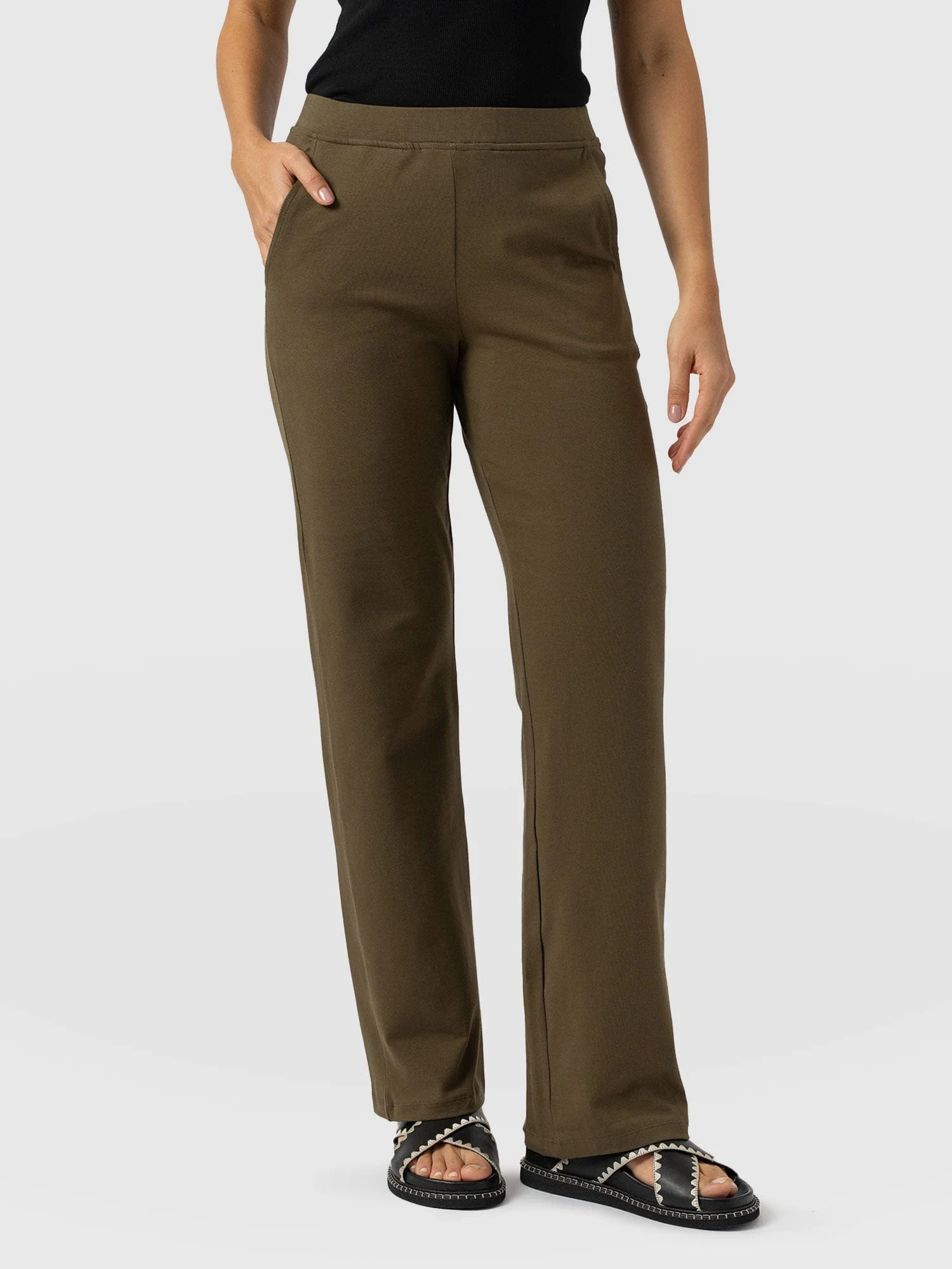319-apartment-pant-khaki-1.webp