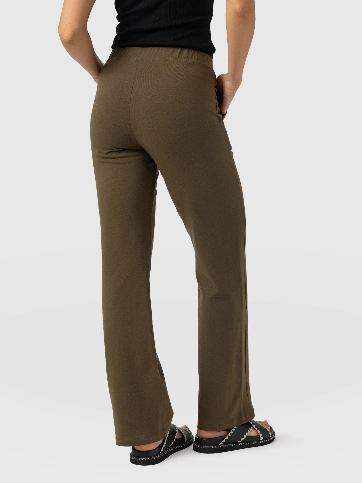 319-apartment-pant-khaki-1.webp