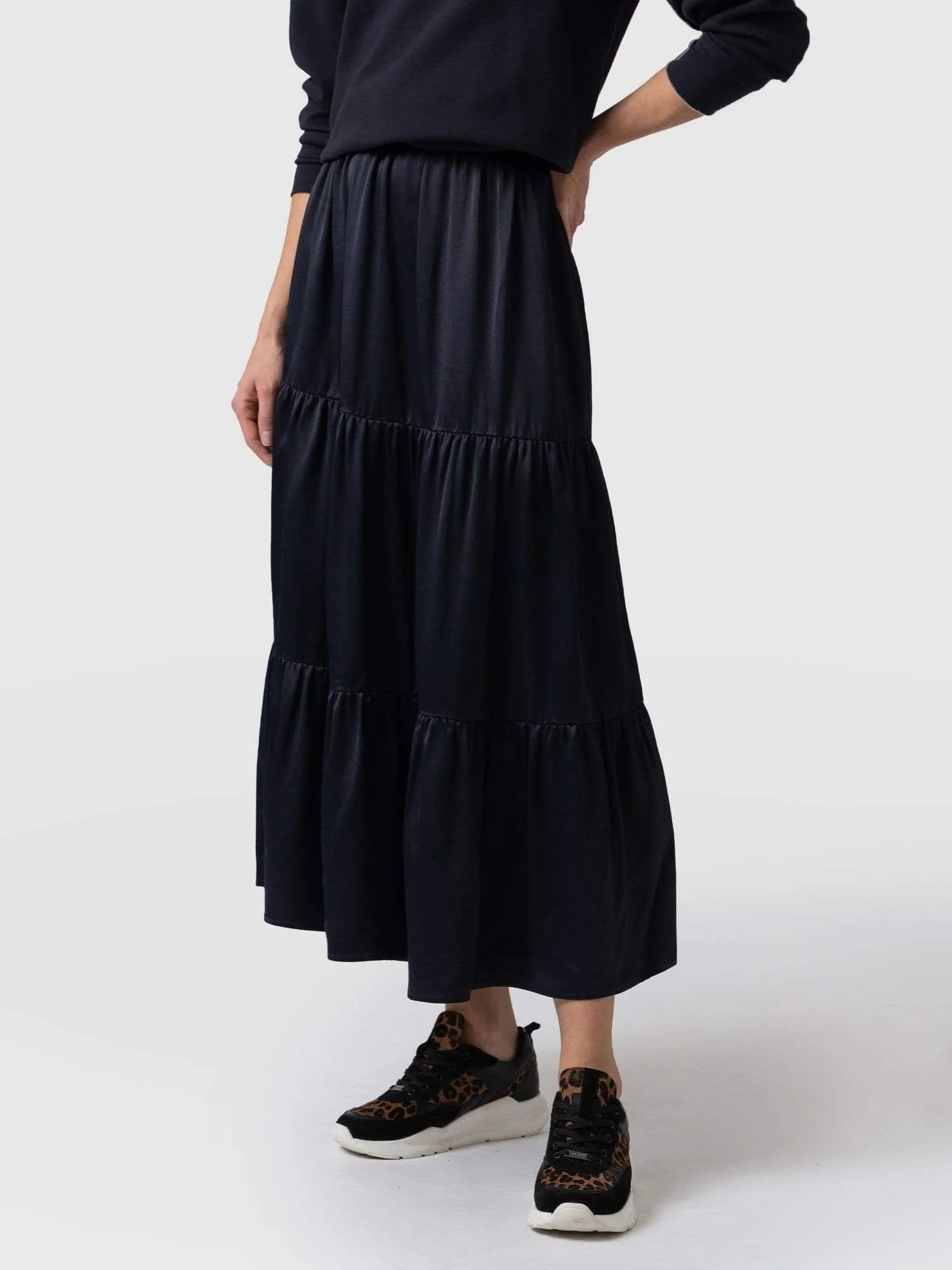 3555-greenwich-skirt-navy-viscose-1.webp