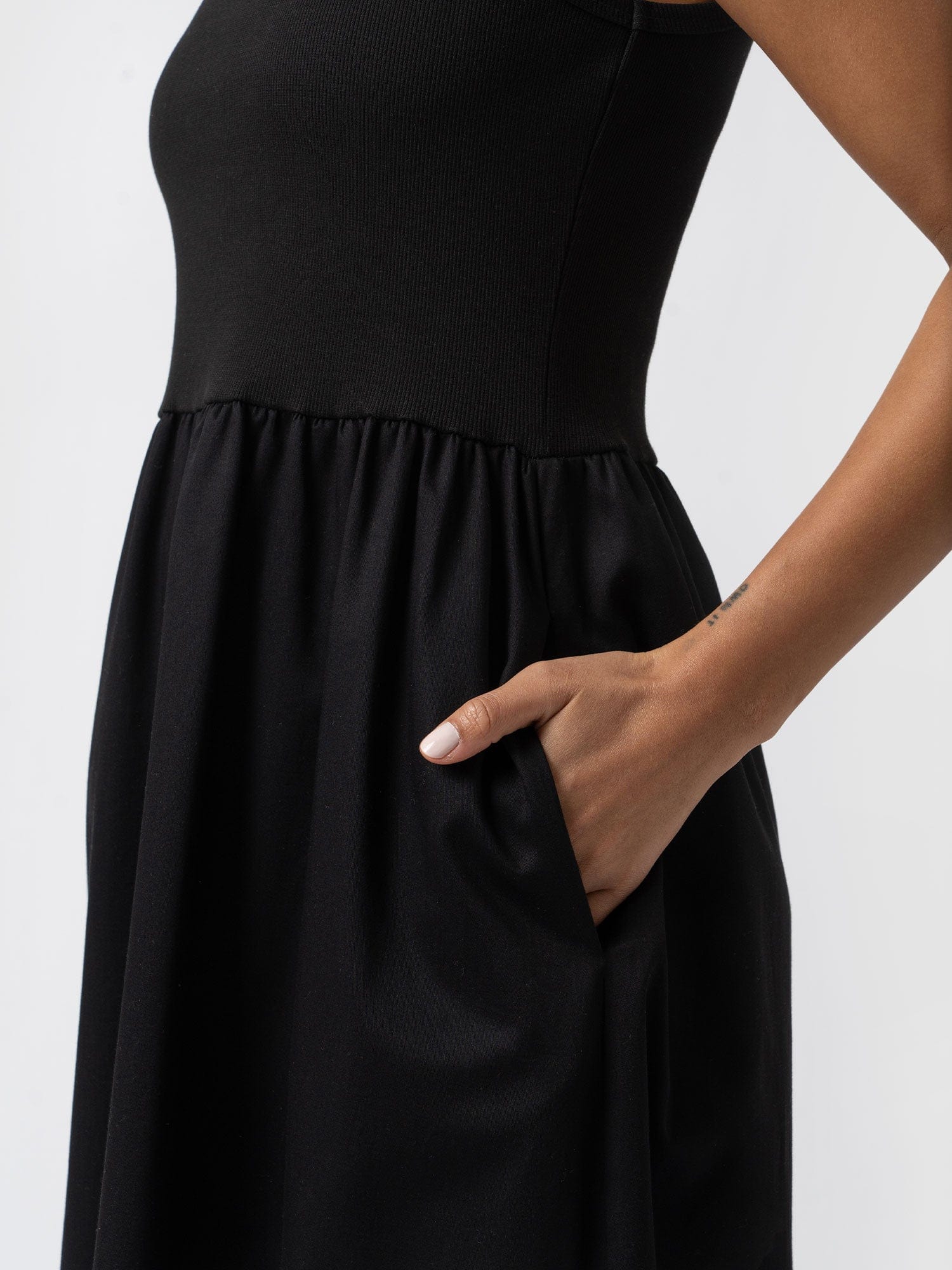 3819-ivy-full-skirt-sleeveless-dress-black-1.webp
