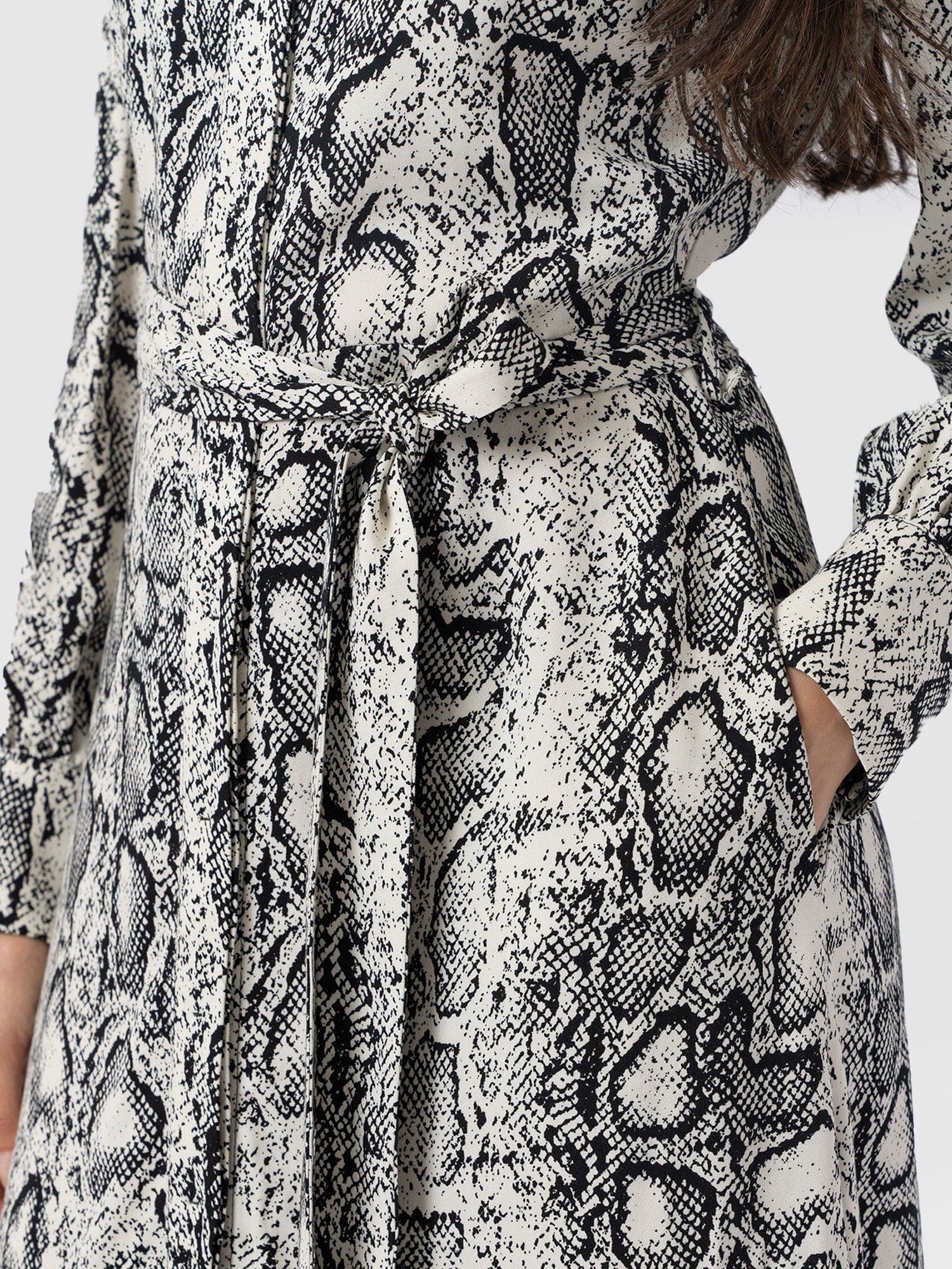 3841-jacqueline-shirt-dress-cream-snake-1.jpg