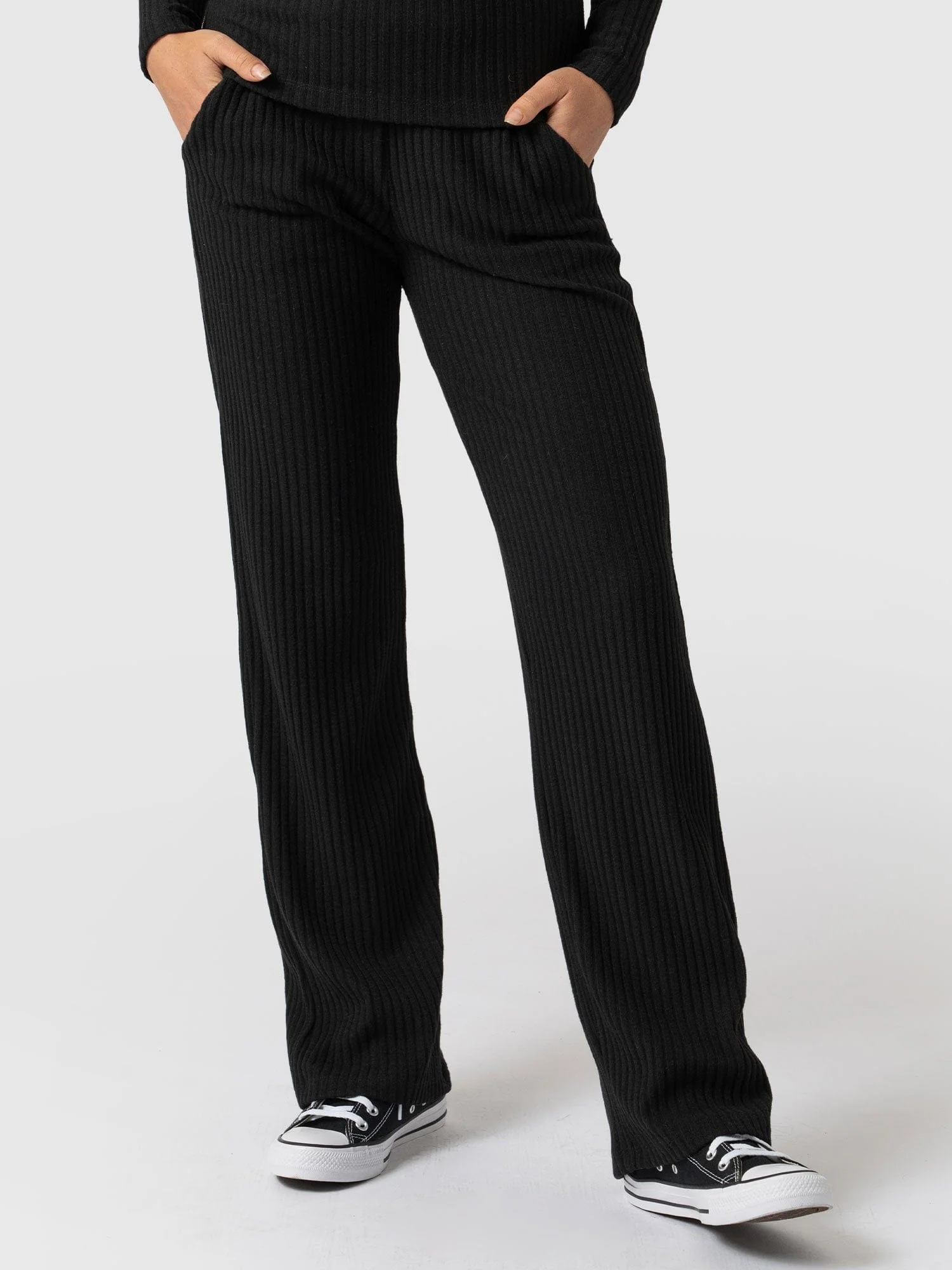 386-apartment-pant-ribbed-black-rib-1.webp