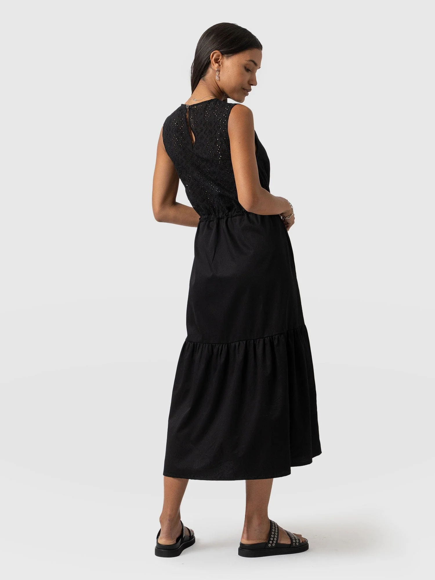 3918-kara-dress-black-broderie-1.webp