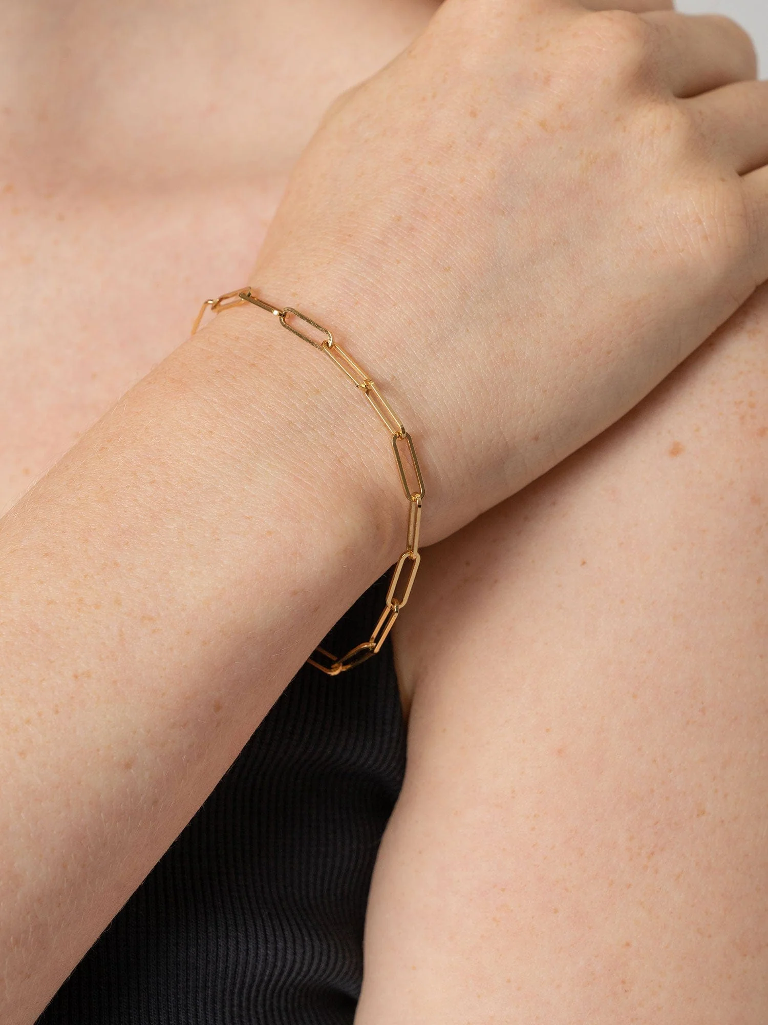 4337-link-chain-bracelet-gold-1.webp