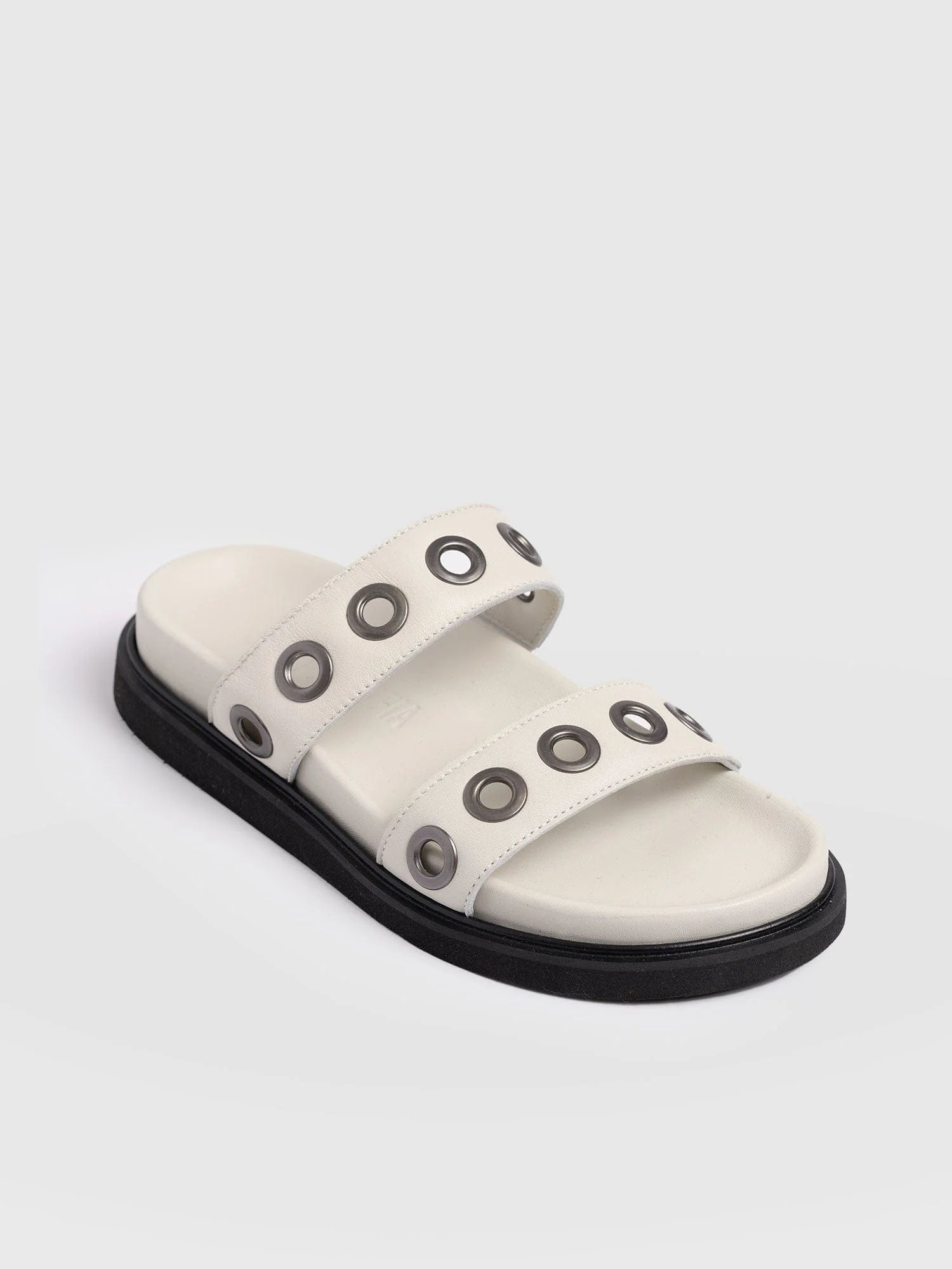 4431-madison-eyelet-slides-cream-1.webp