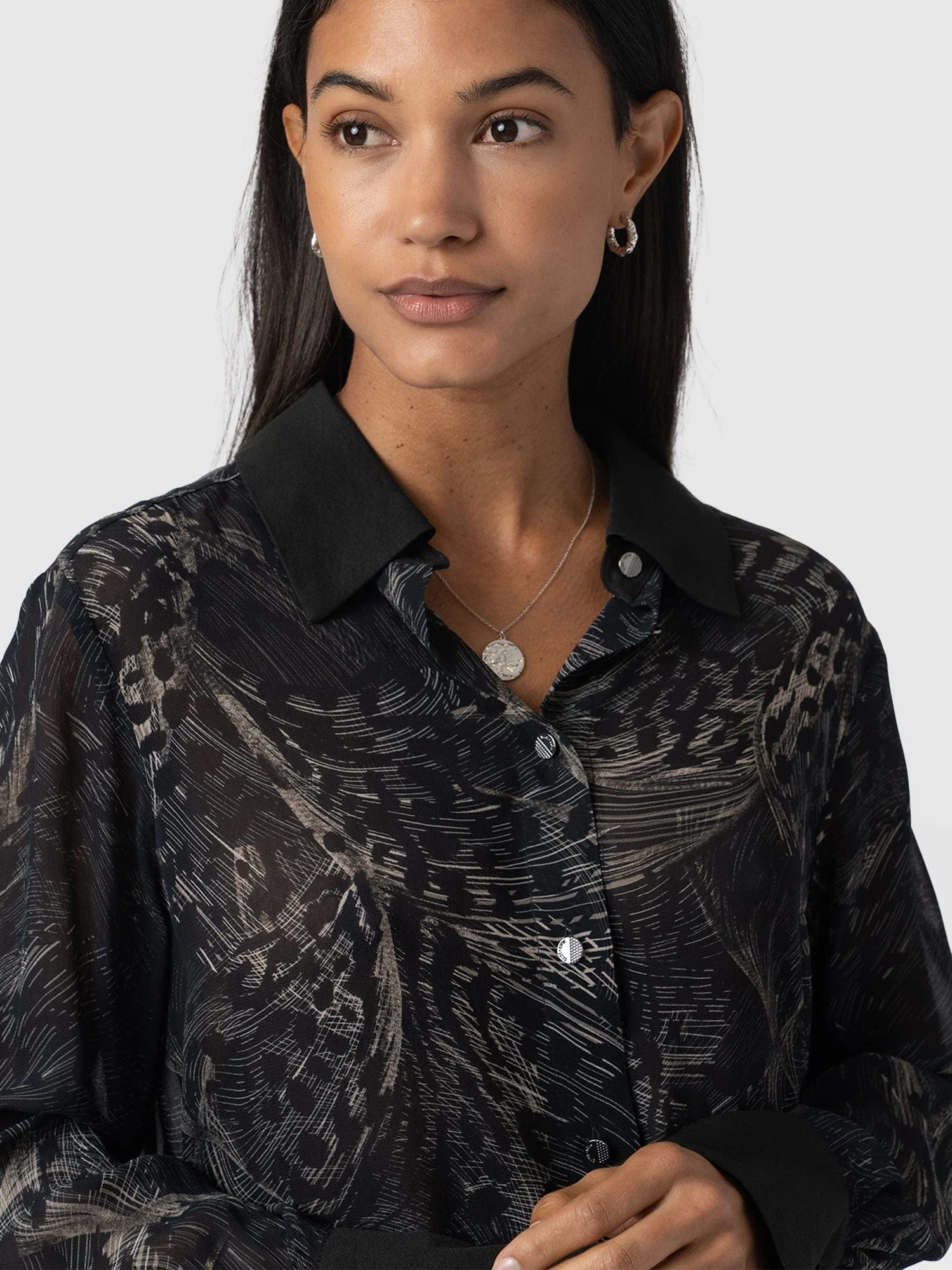 4469-madison-shirt-spot-feather-1.webp