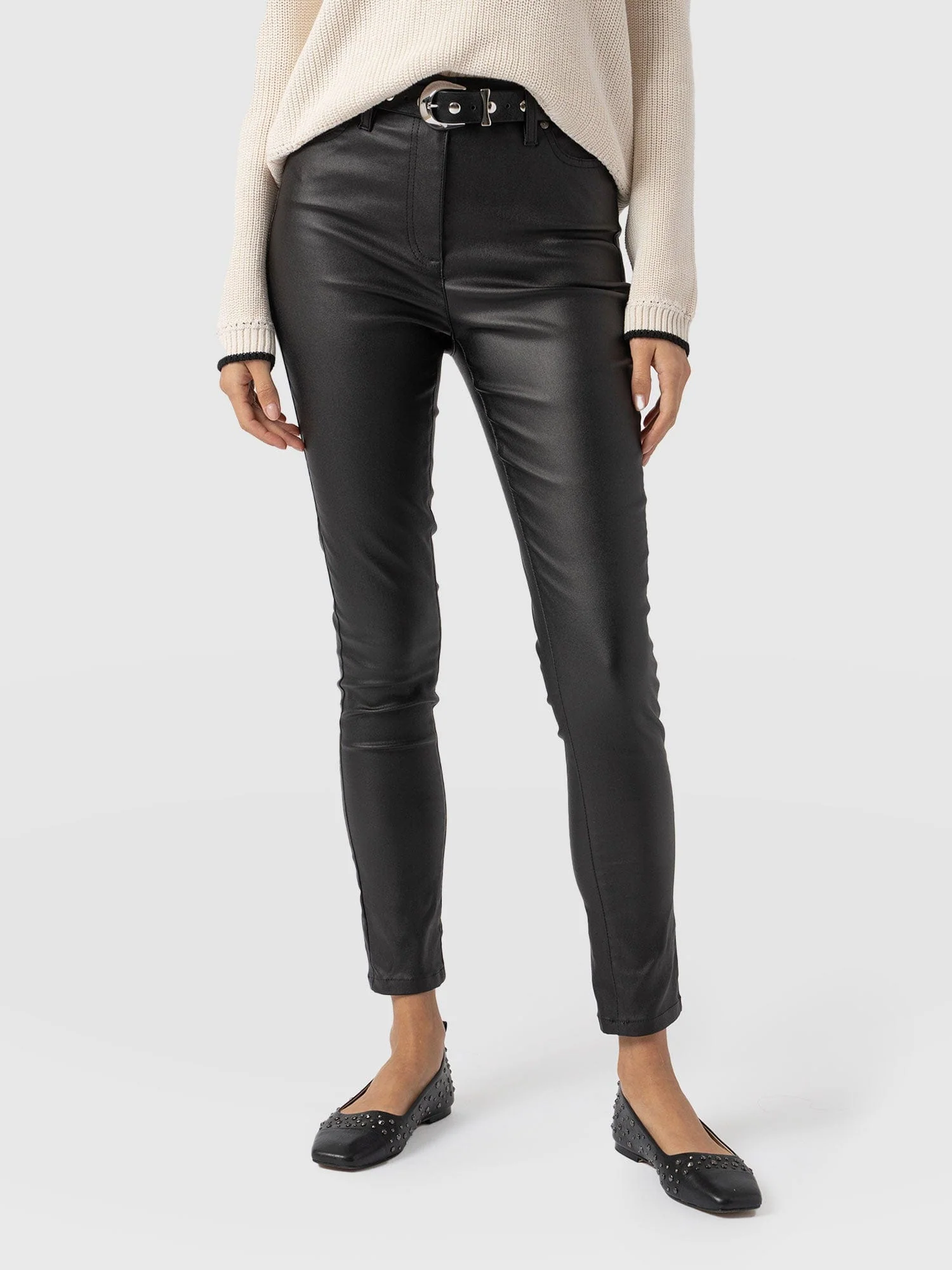 4517-maeva-skinny-pant-black-coated-1.webp