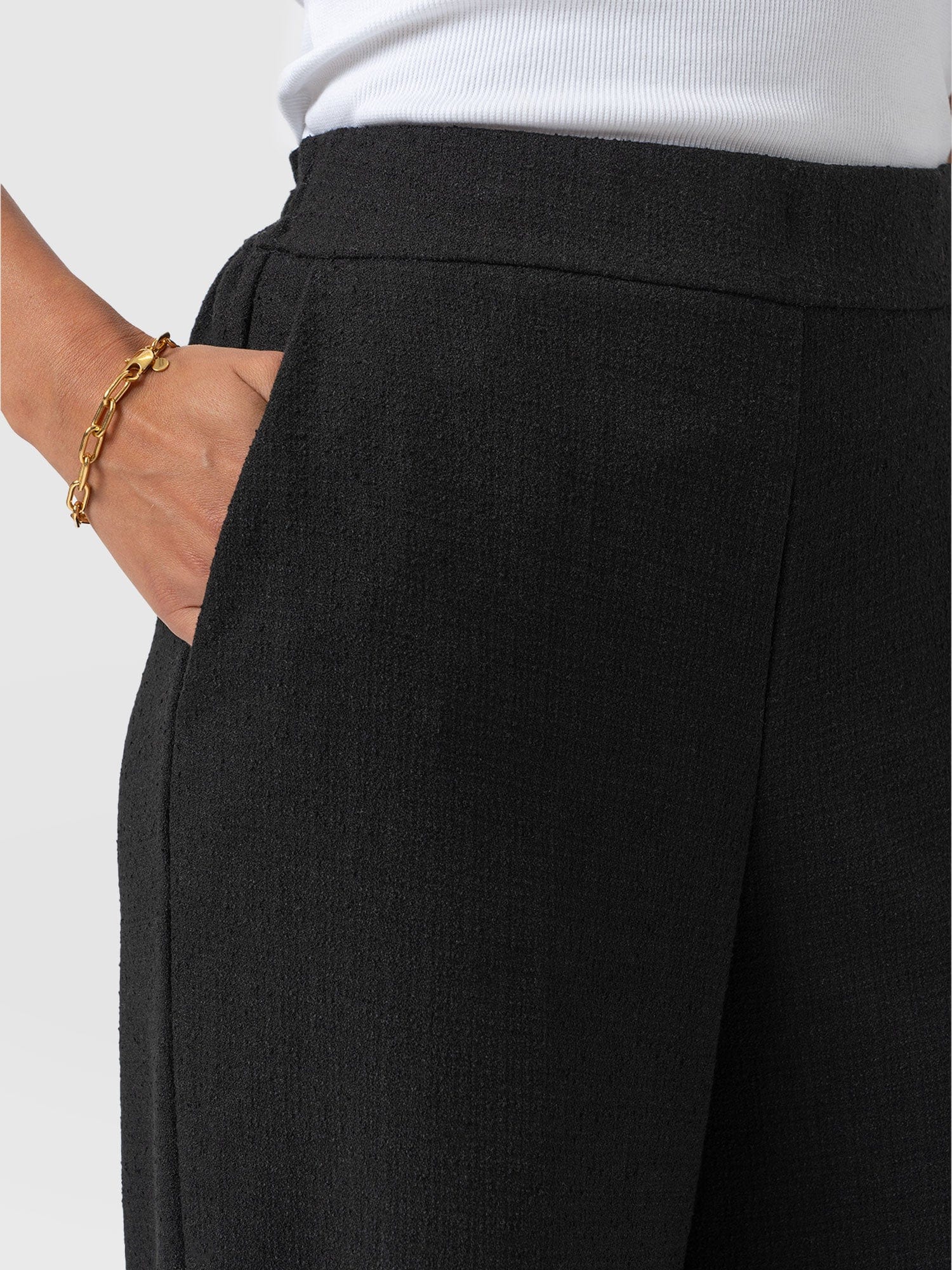460-arden-wide-leg-pant-black-boucle-1.webp