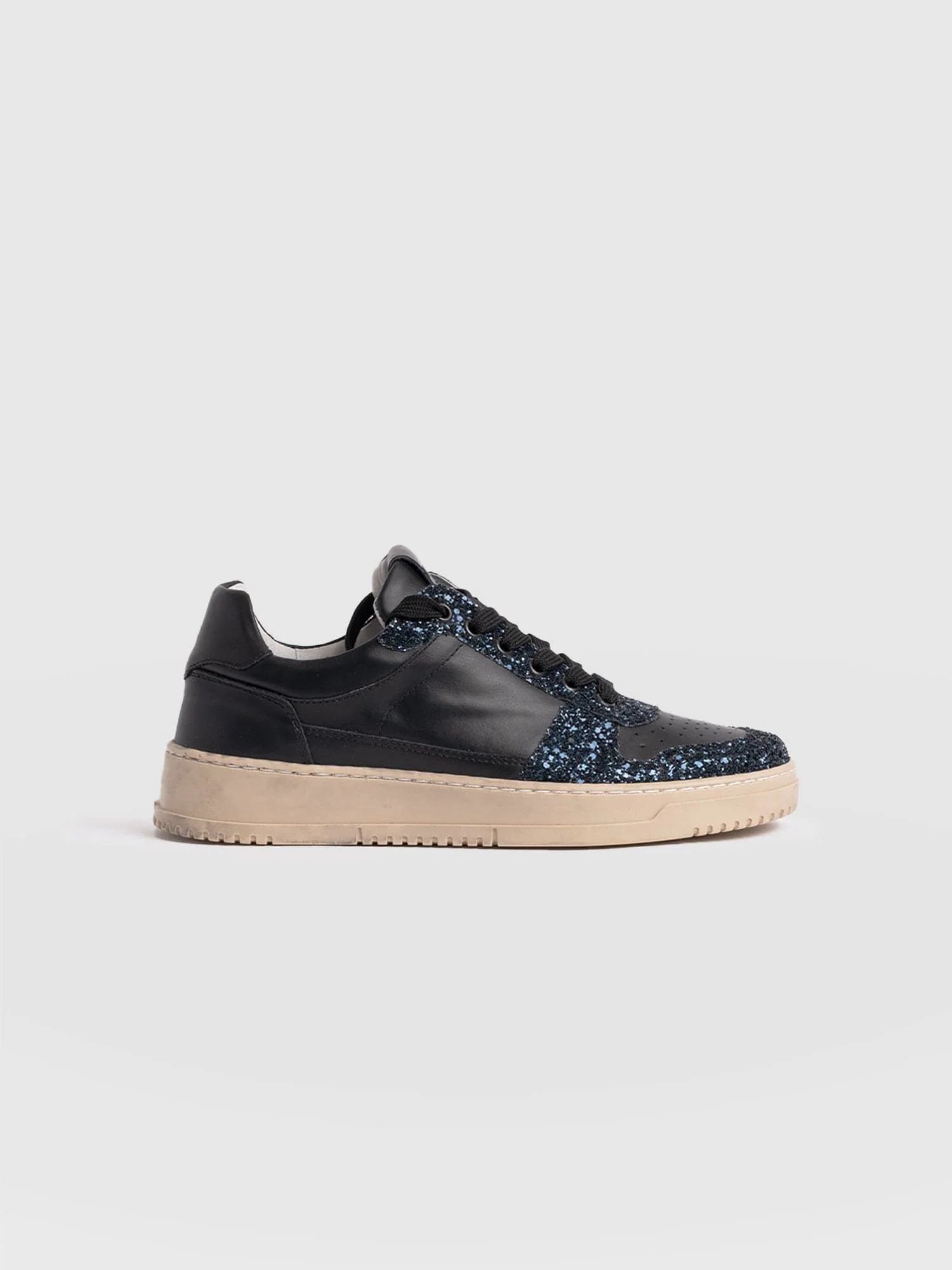 Onyx Sneaker - Black/Navy